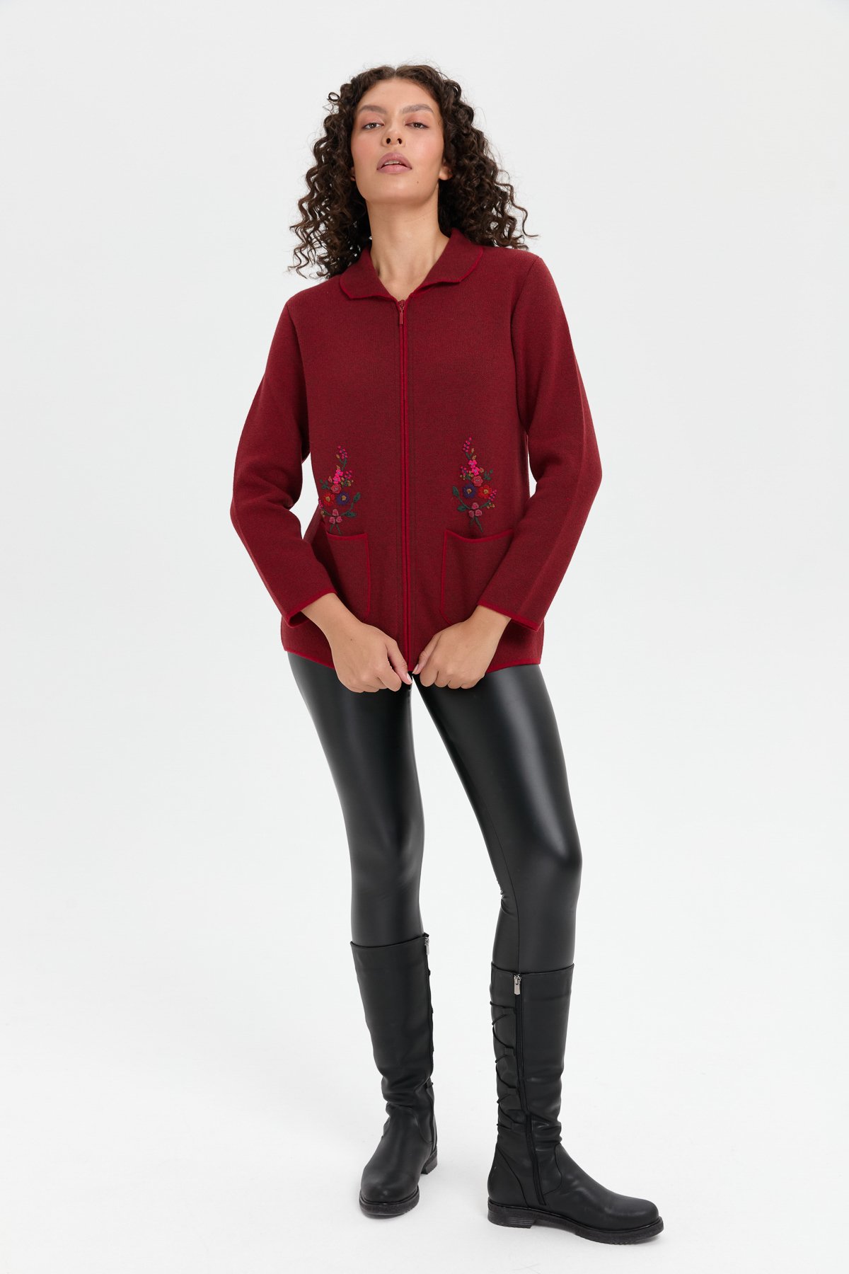 24005Kadın Polo Yaka İşlemeli Kısa Yün Hırka V.Kırmızı