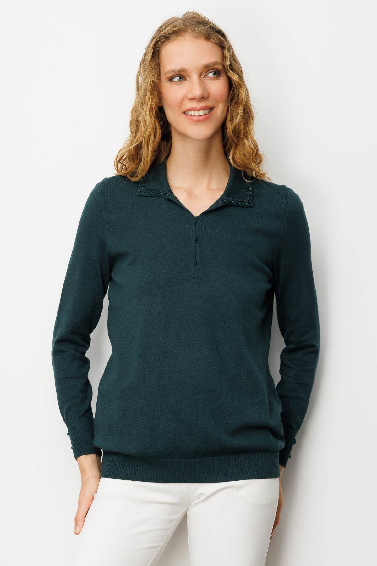 25092Kadın Polo Yaka Nakış İşlemeli Ligralı Bluz Yeşil