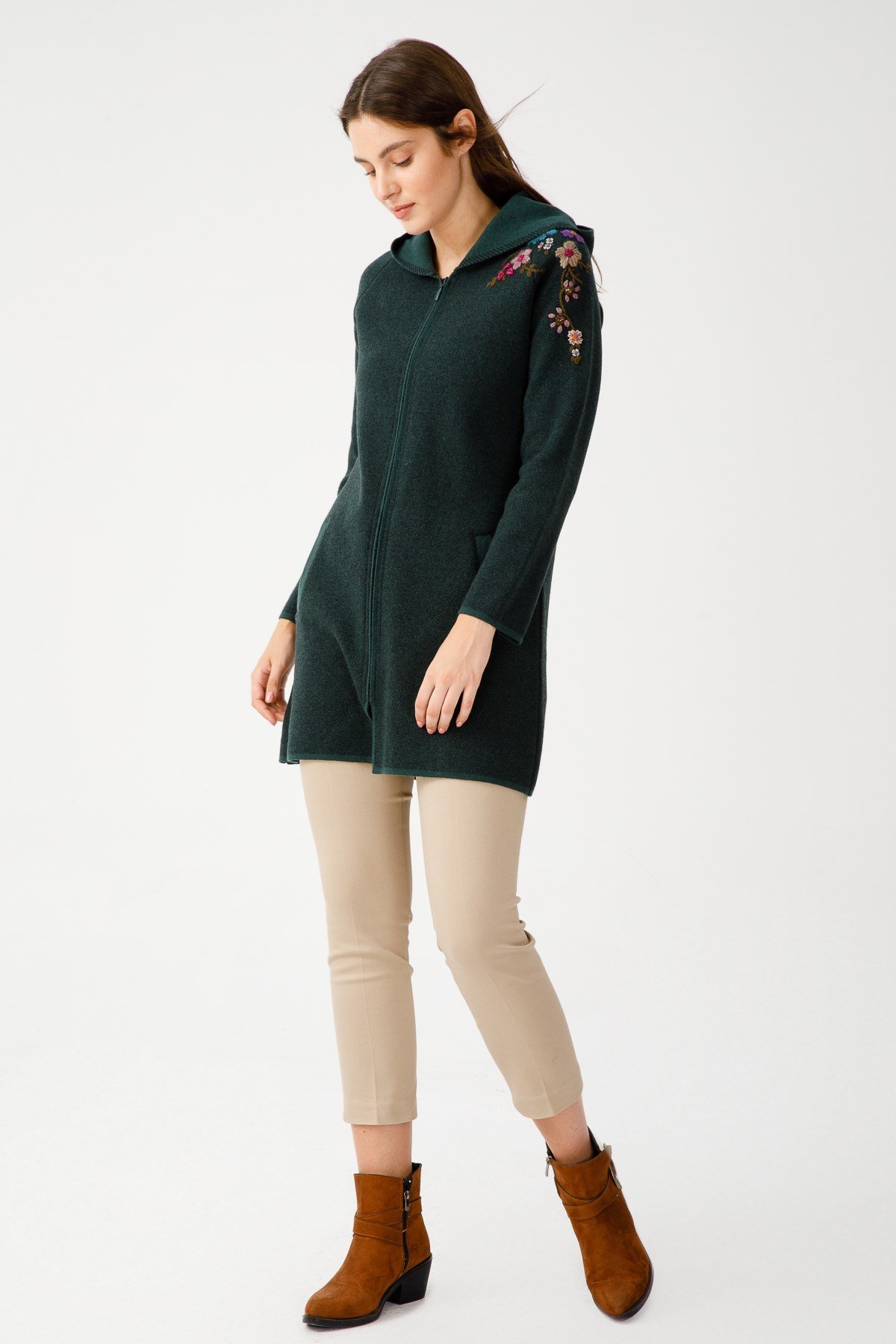 Женский шерстяной кружевной длинный кардиган зеленый