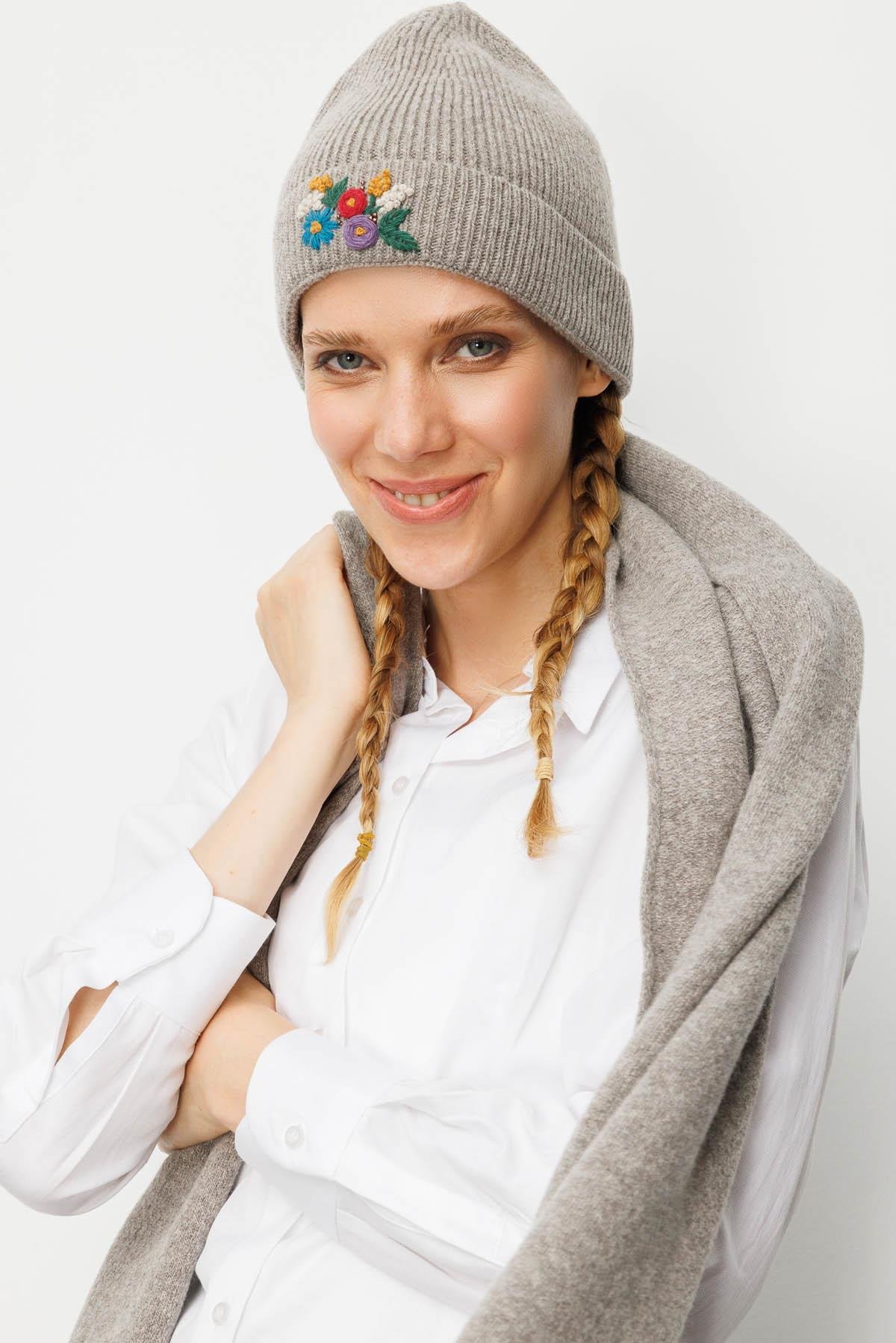 25070Kadın Rokoko Nakış İşlemeli Yün Bere Vizon