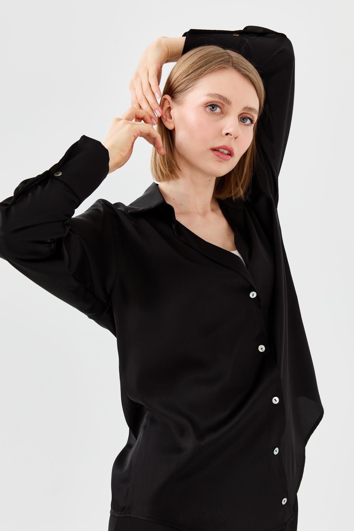 23711Kadın Saten Patlı Gömlek Siyah