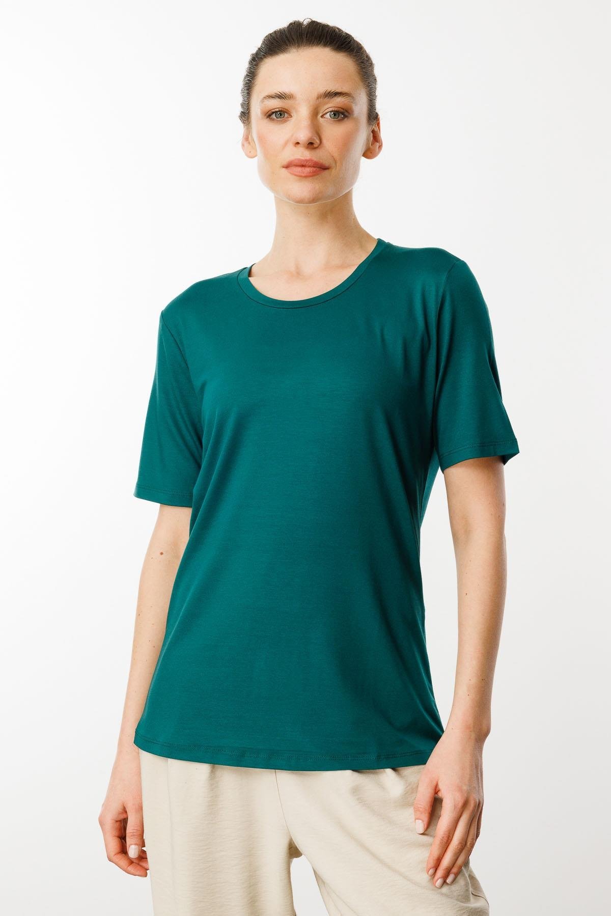 23786Women's Crew Neck Basic Combed T-shirt Green