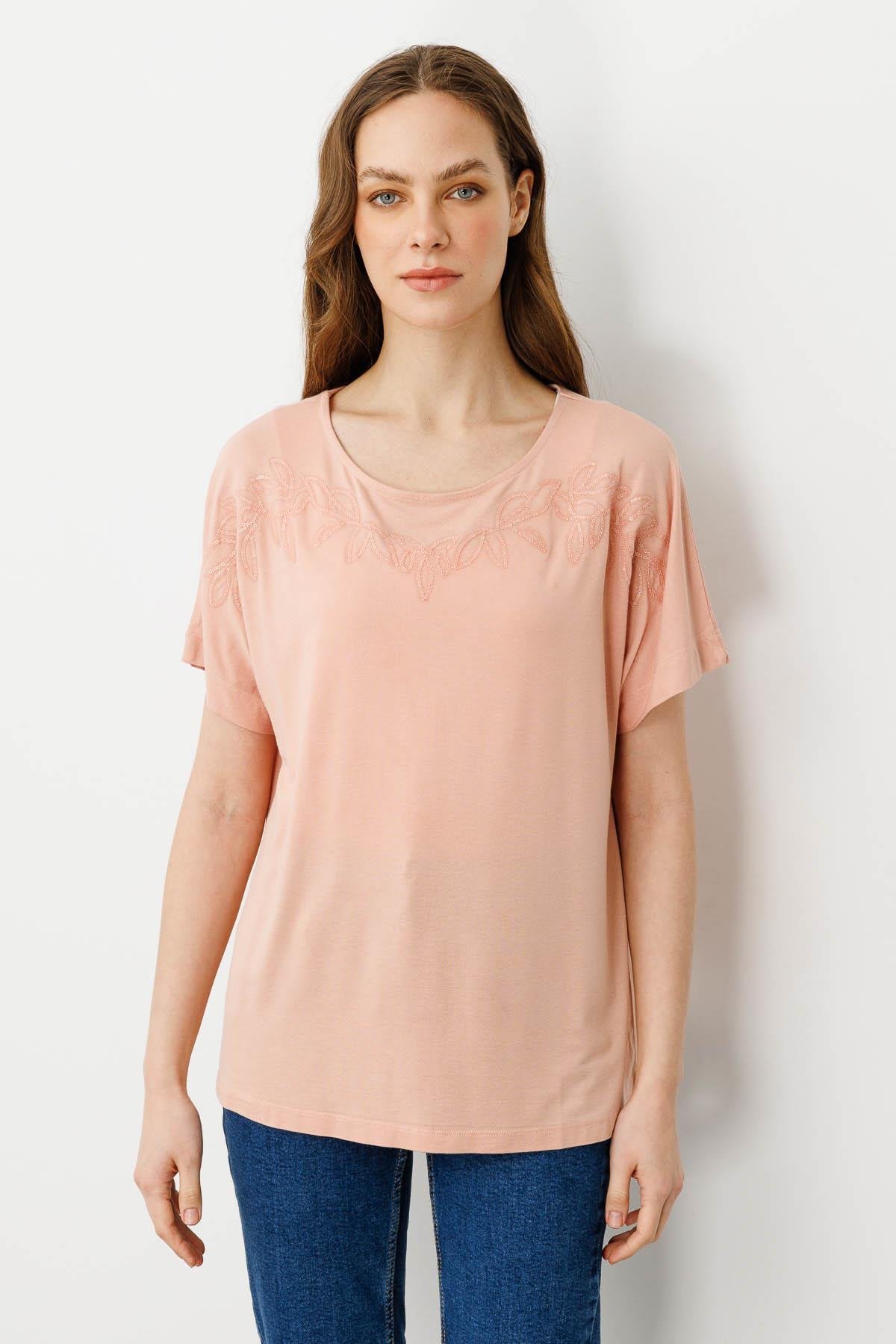 25859Kadın Sıfır Yaka Boncuk İşlemeli Penye T-shirt Somon