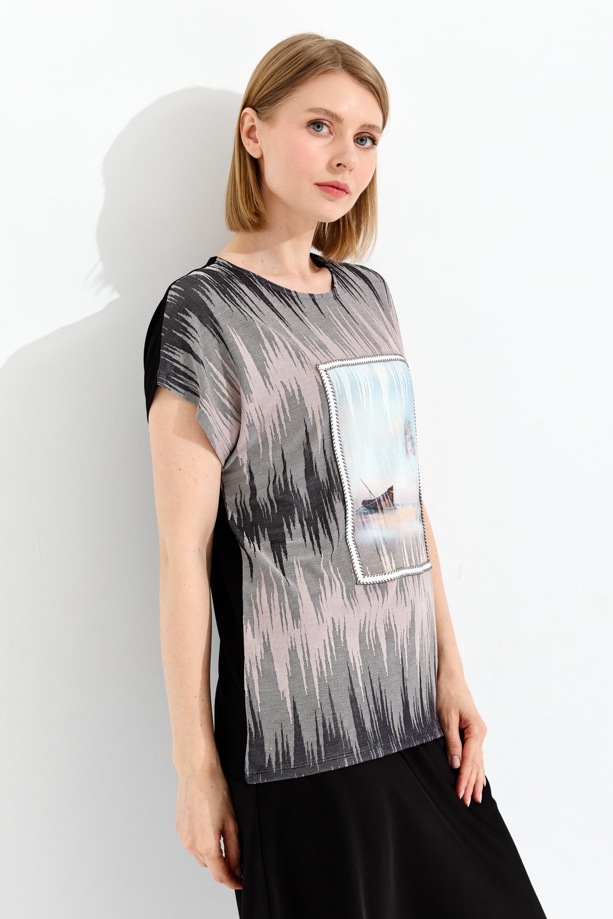 23761Kadın Sıfır Yaka Desenli Penye T-shirt Siyah