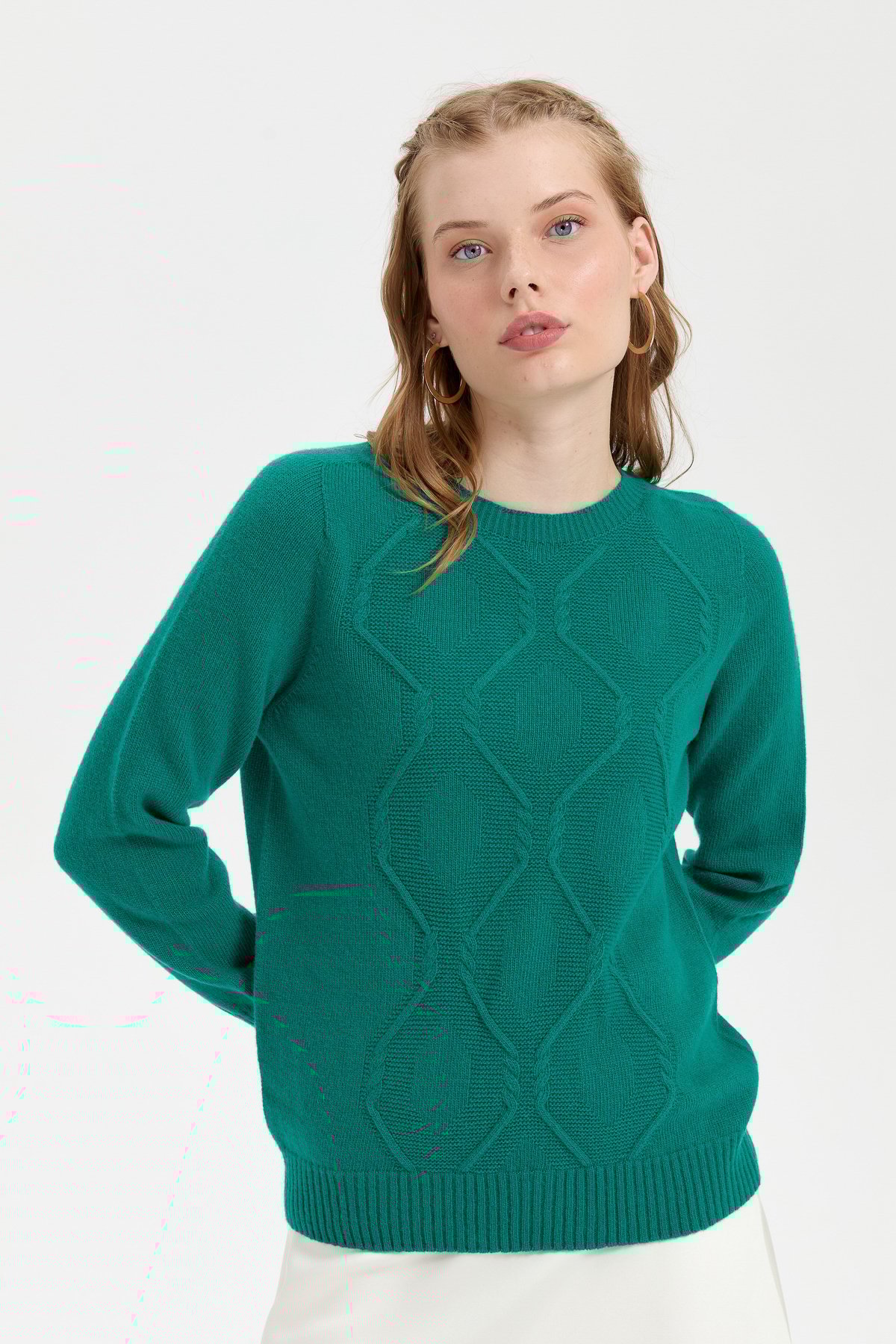 24217Kadın Sıfır Yaka Dikişsiz Önü Baklavalı Yün Kazak A.Ö.Başı