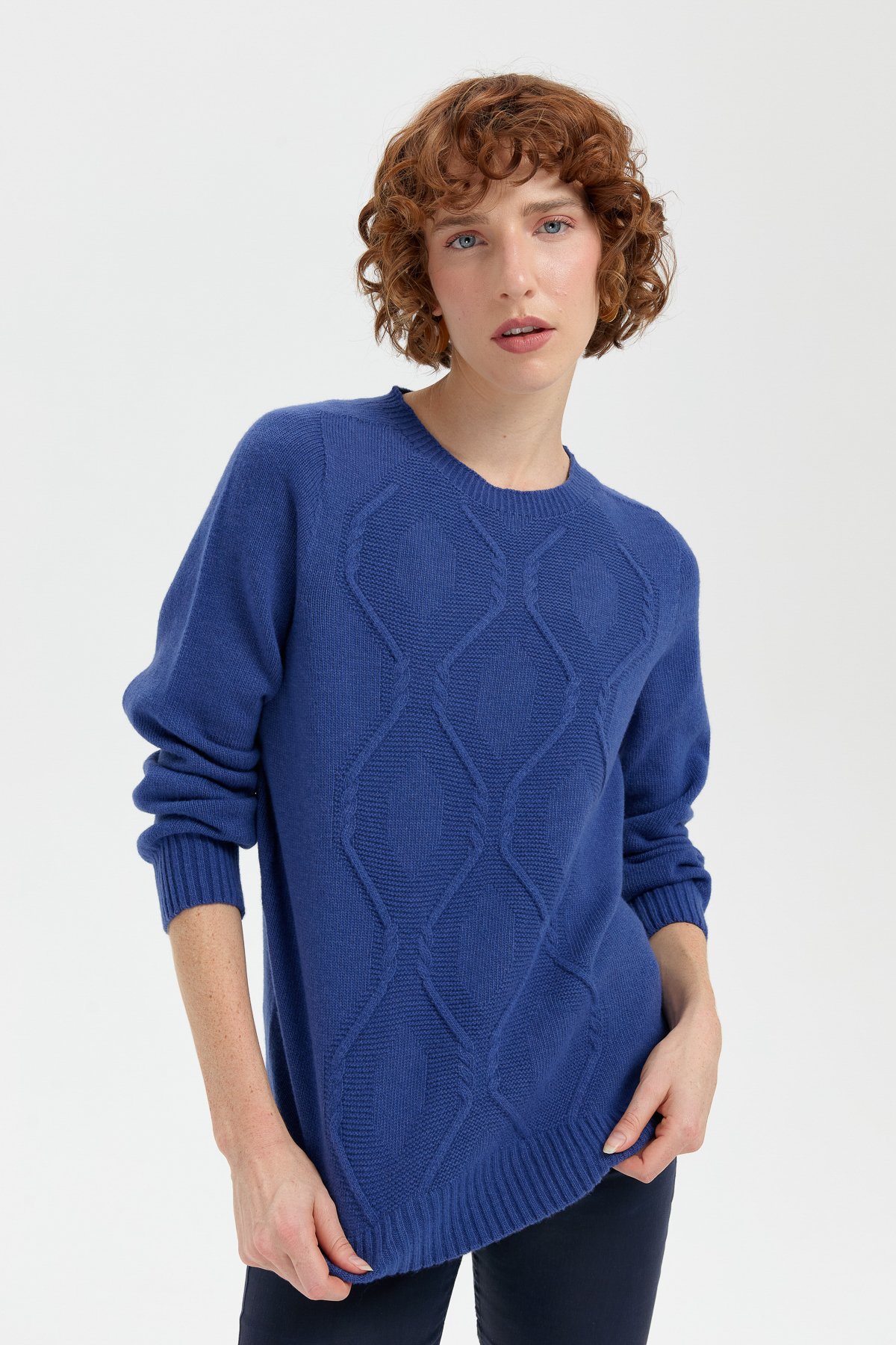 24217Kadın Sıfır Yaka Dikişsiz Önü Baklavalı Yün Kazak Mavi