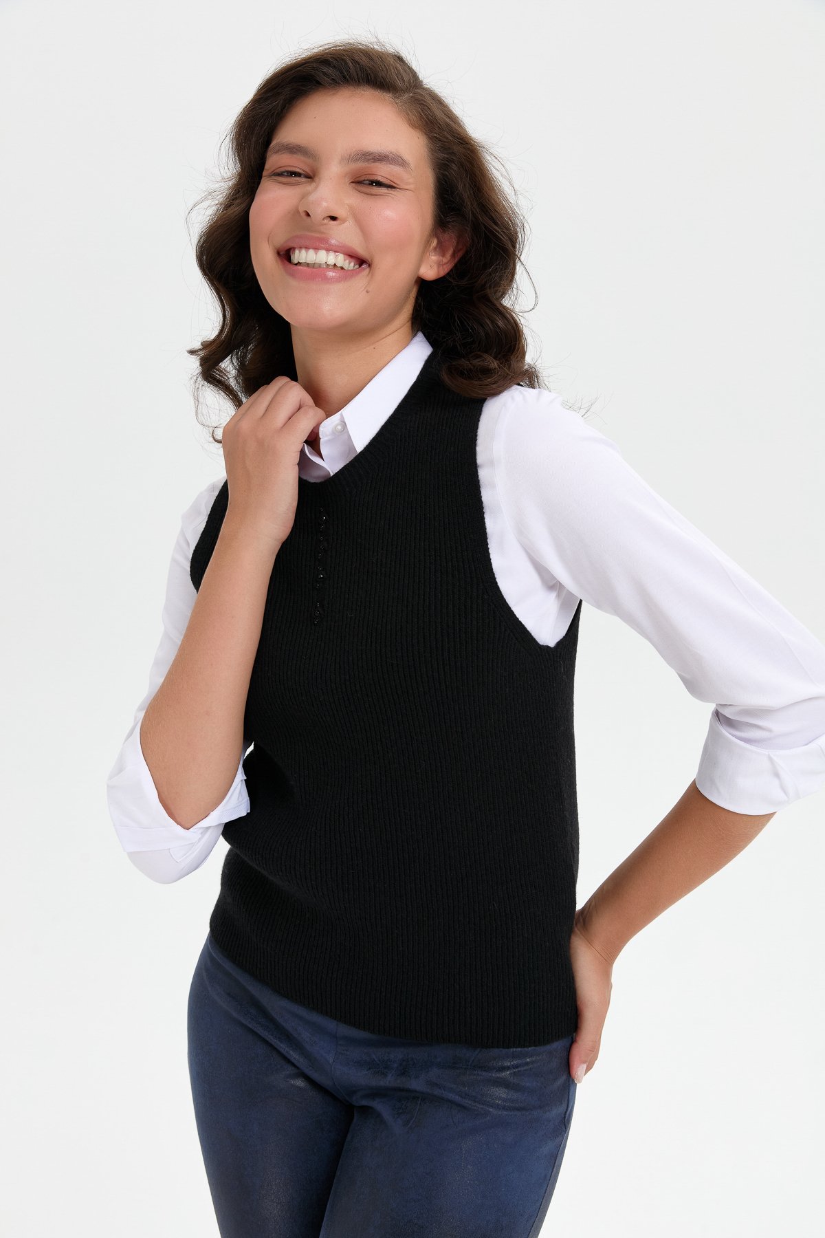 24157Kadın Sıfır Yaka Dikişsiz Önü Düğmeli Yün Süveter Siyah