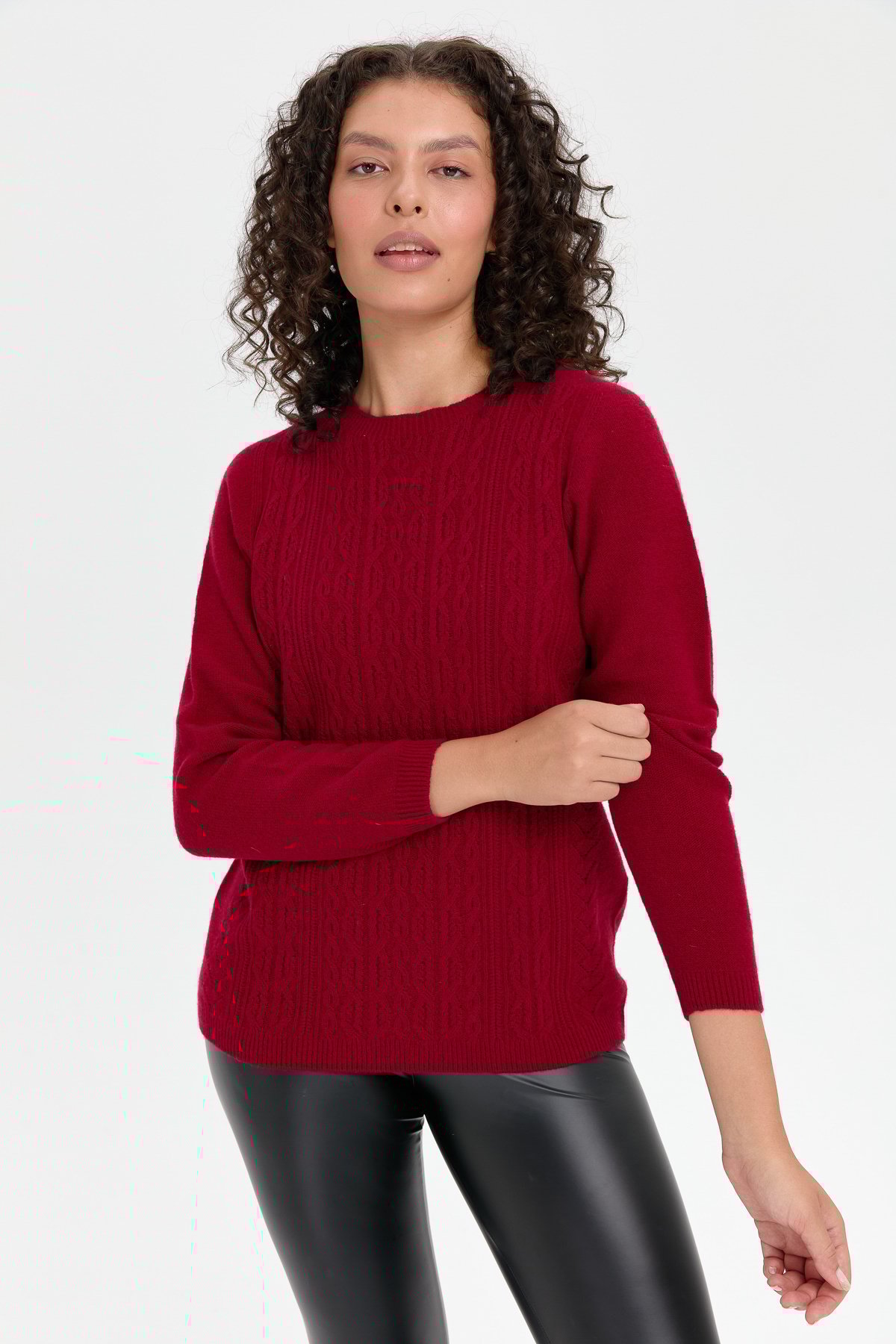 24222Kadın Sıfır Yaka Dikişsiz Önü Yürütmeli Yün Kazak V.Çürüğü