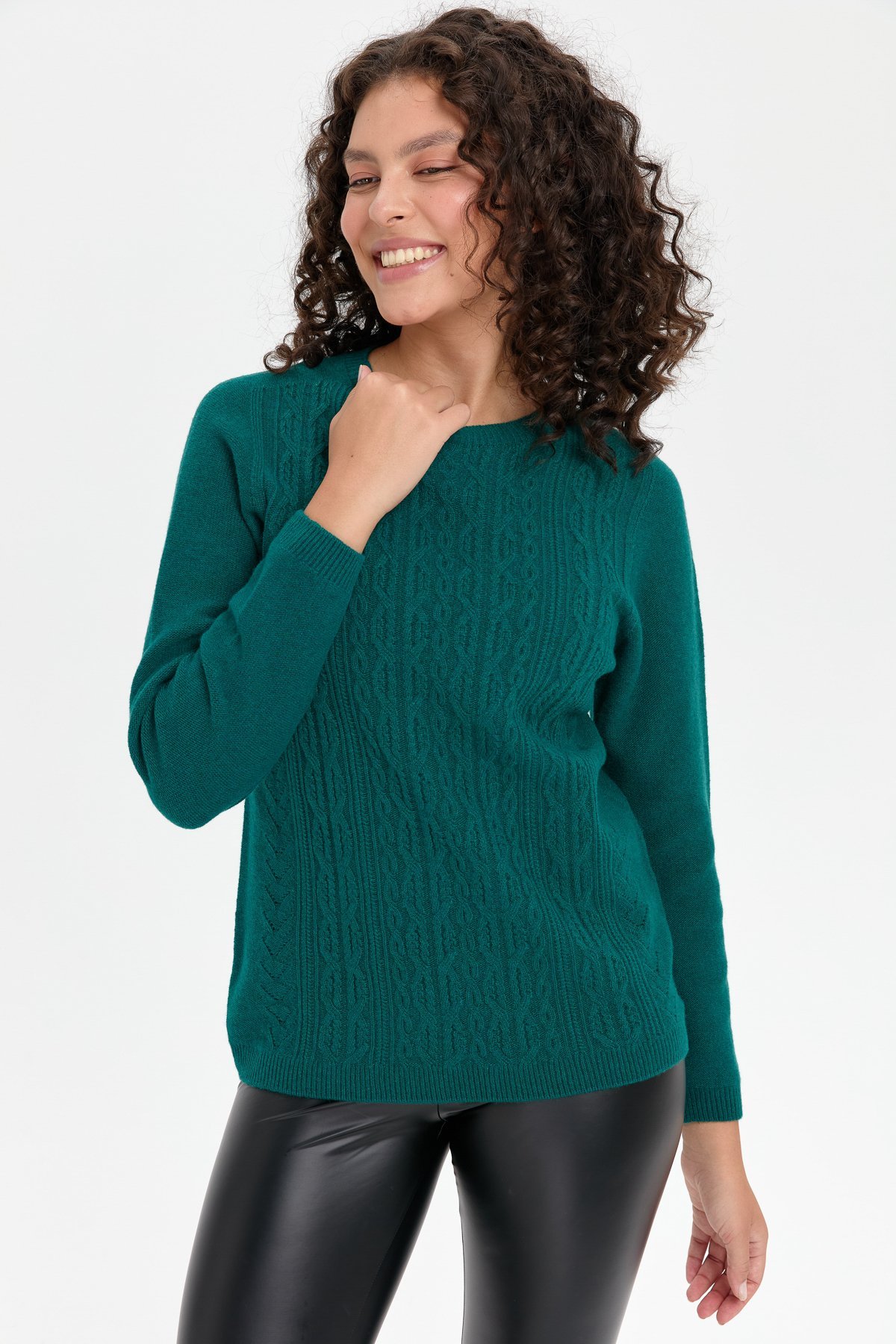 24222Kadın Sıfır Yaka Dikişsiz Önü Yürütmeli Yün Kazak K.Ö.başı