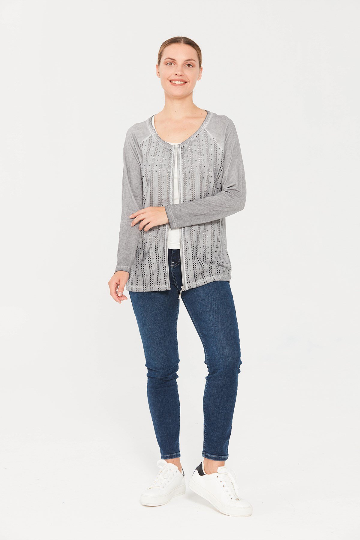 Женский трикотажный жакет на молнии серого цвета
