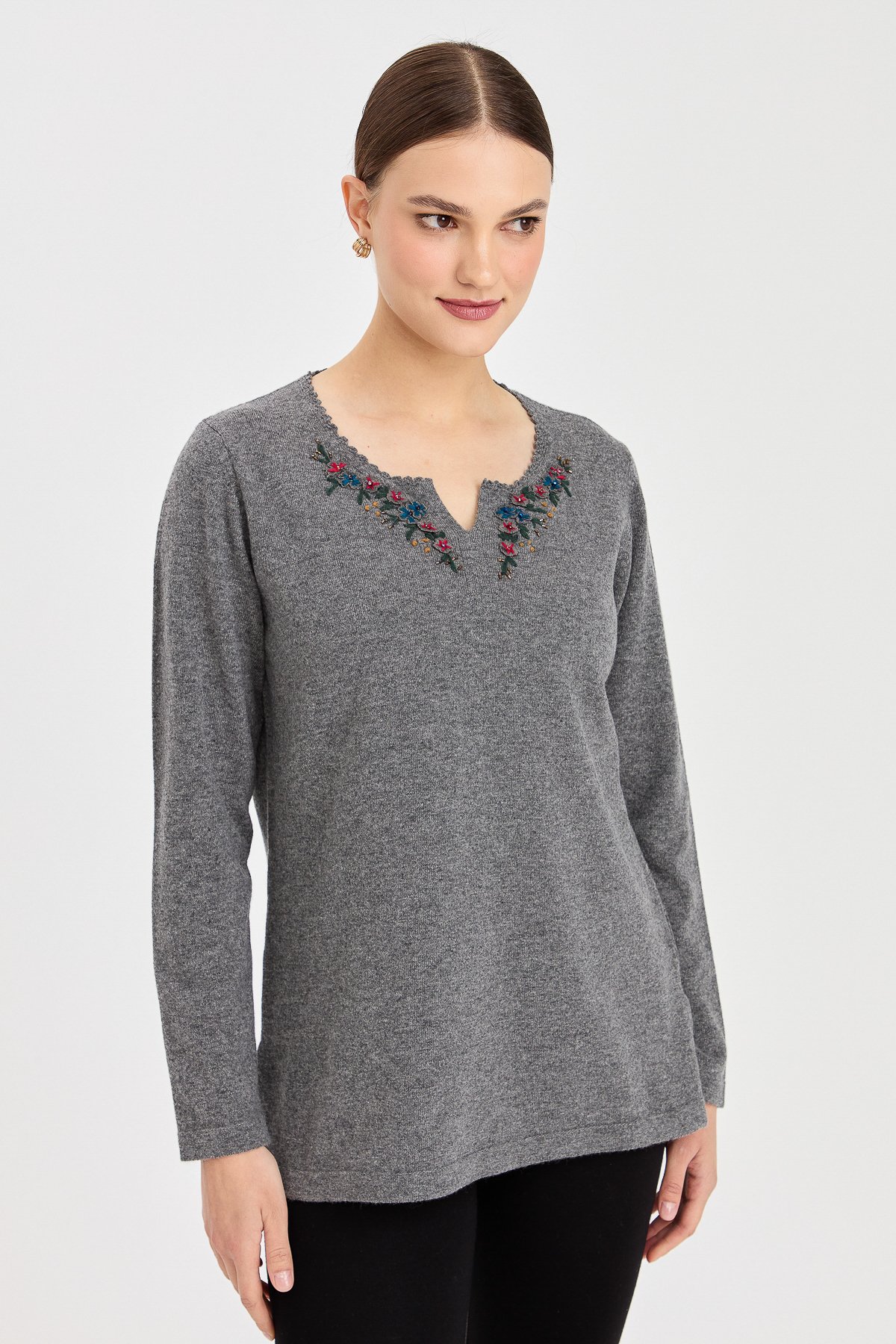 23005Women's Zero Neck Edge Lace Embroidered Wool Sweater Gray