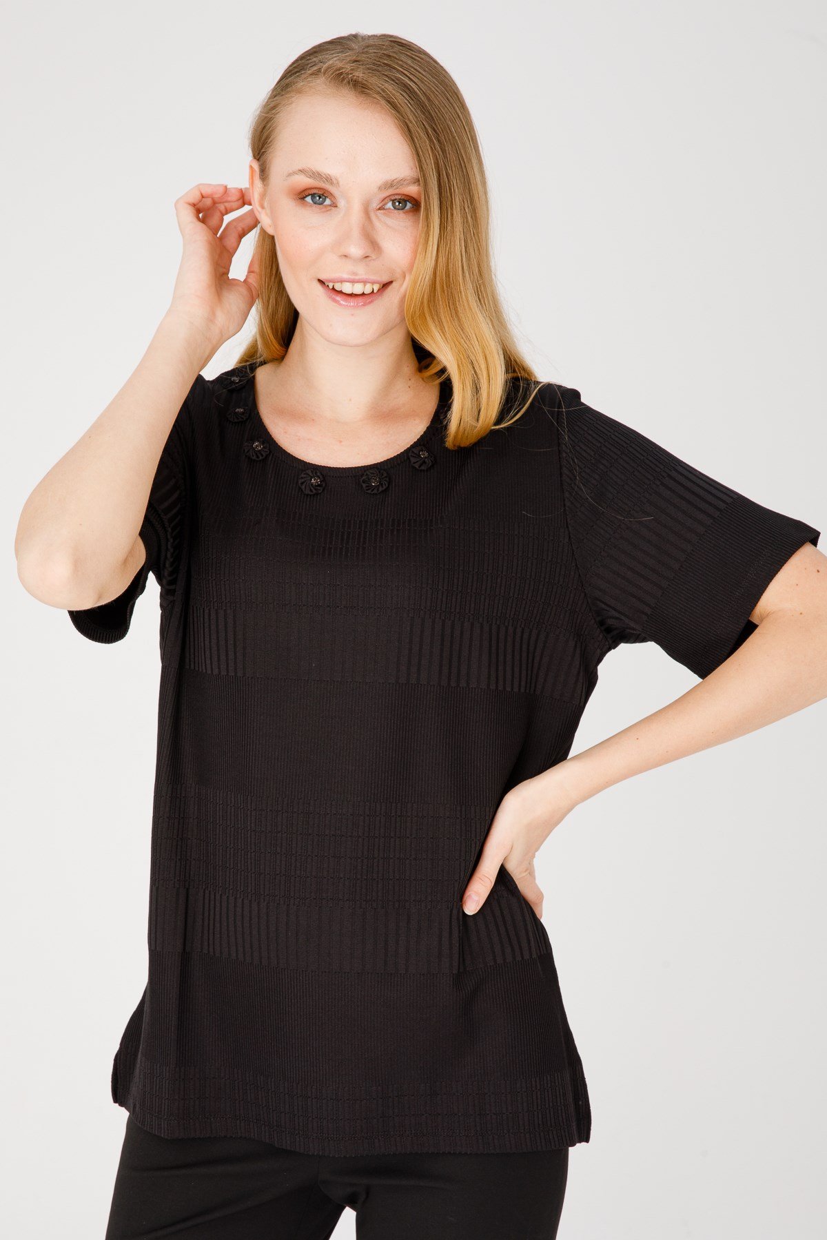 Женская блузка черная