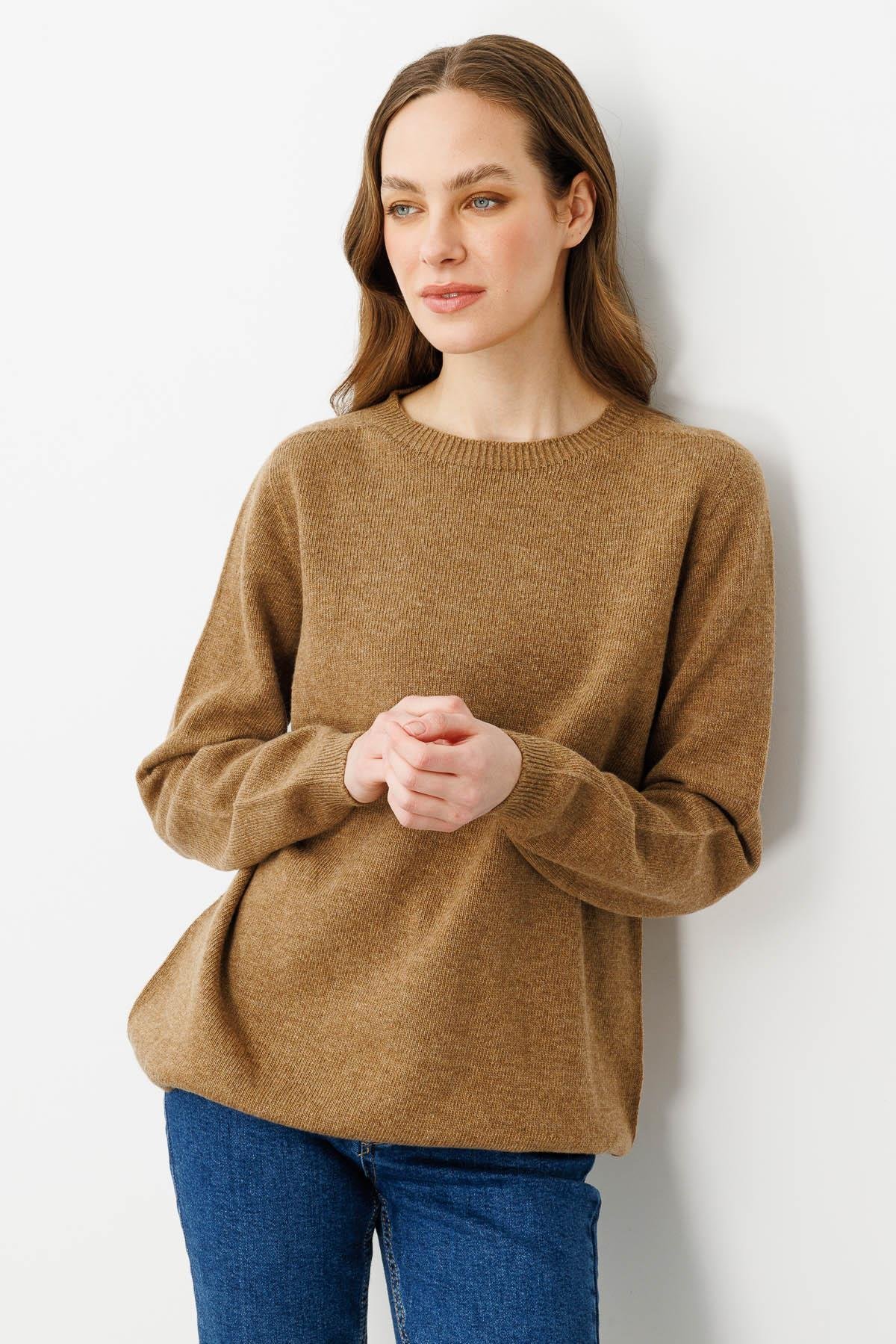 23163Kadın Sıfır Yaka Klasik Yün Kazak V.Camel