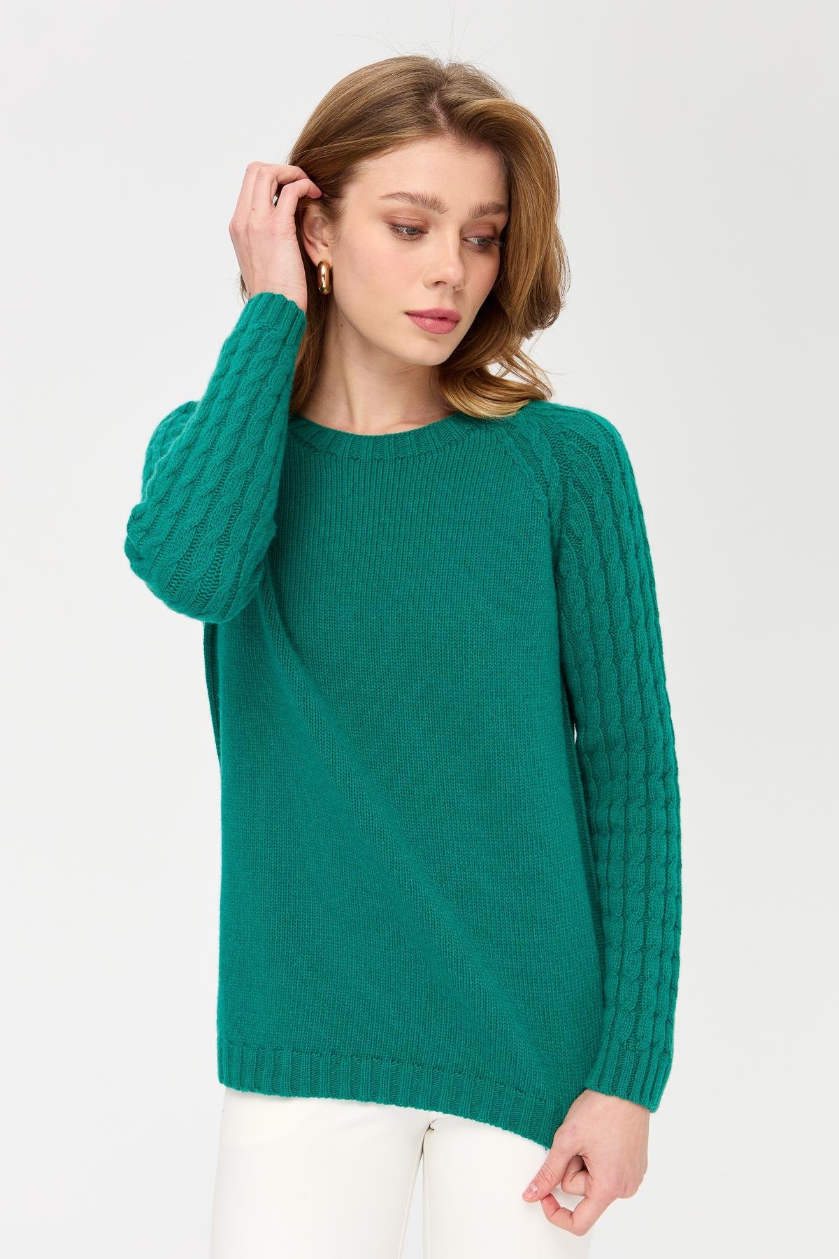 23201Kadın Sıfır Yaka Kolu Saç Örgü Yün Kazak A.Ö.Başı