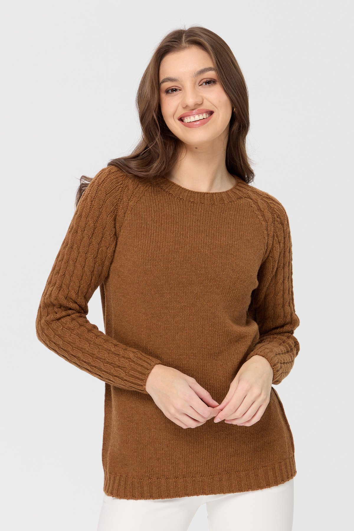 Женский вязаный шерстяной свитер с круглым вырезом и рукавами
