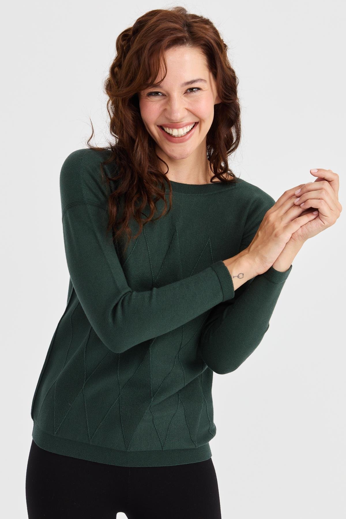 23155Kadın Sıfır Yaka Önü Baklava Örgü Kazak Yeşil