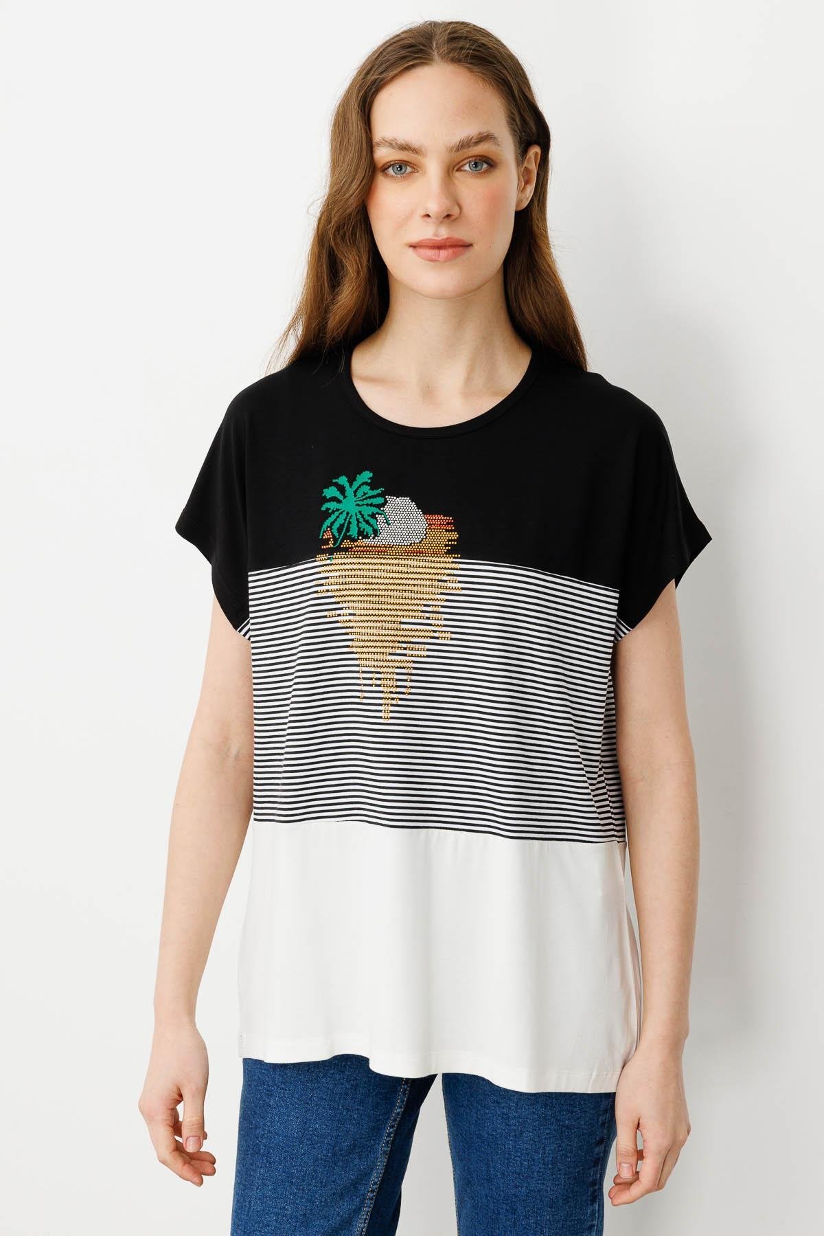 22760Kadın Sıfır Yaka Önü Taşlı Penye T-shirt Siyah