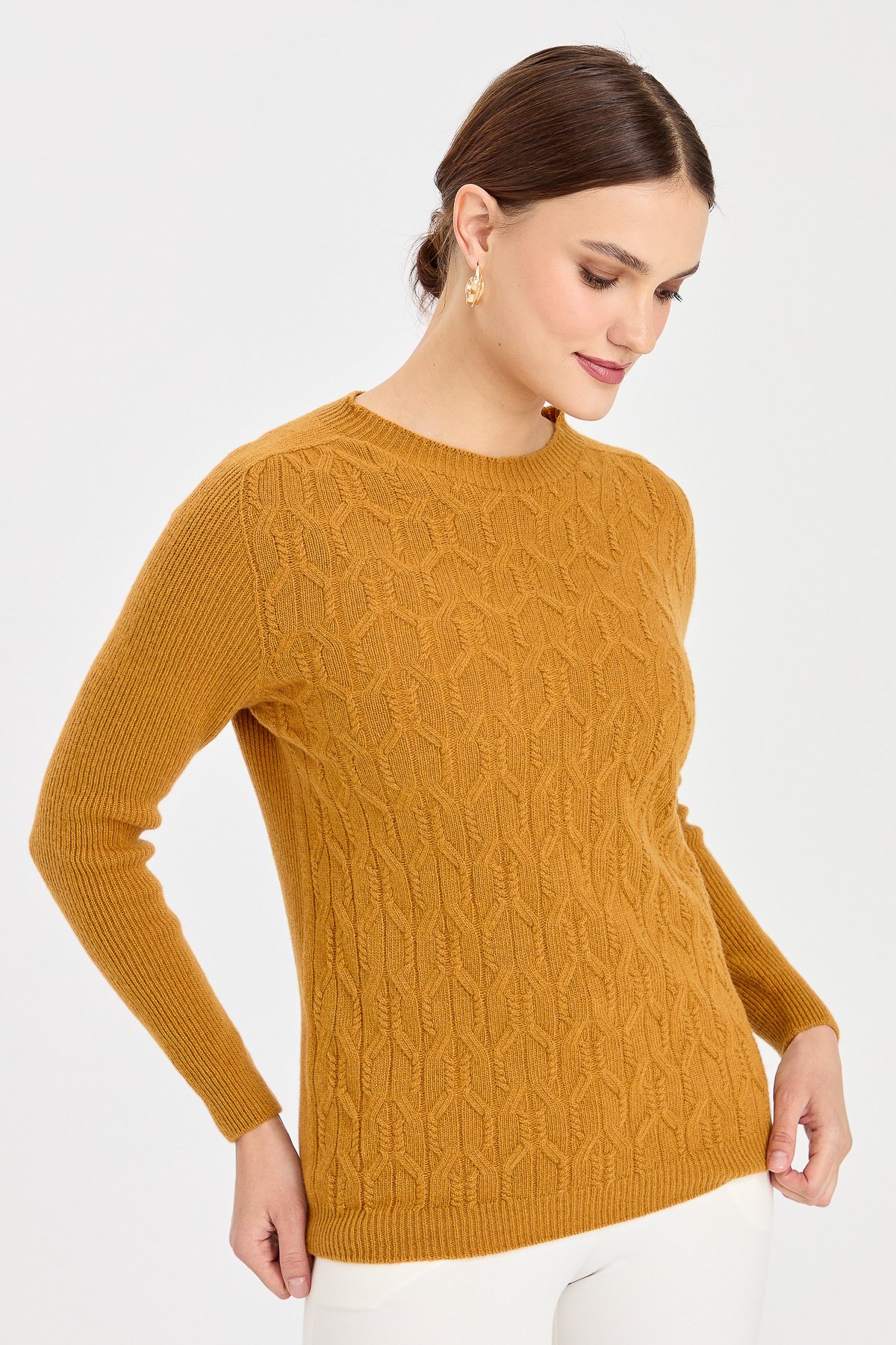 23152Kadın Sıfır Yaka Önü Yürütmeli Yün Kazak Hardal