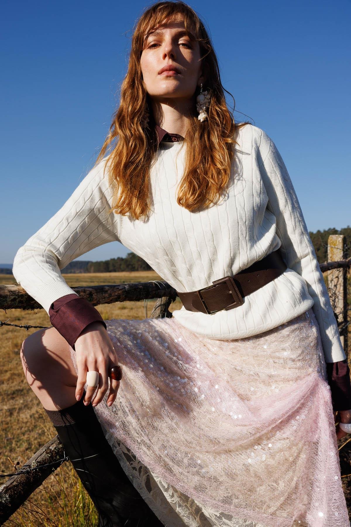 23329Kadın Sıfır Yaka Saç Örgülü Kazak Kemik