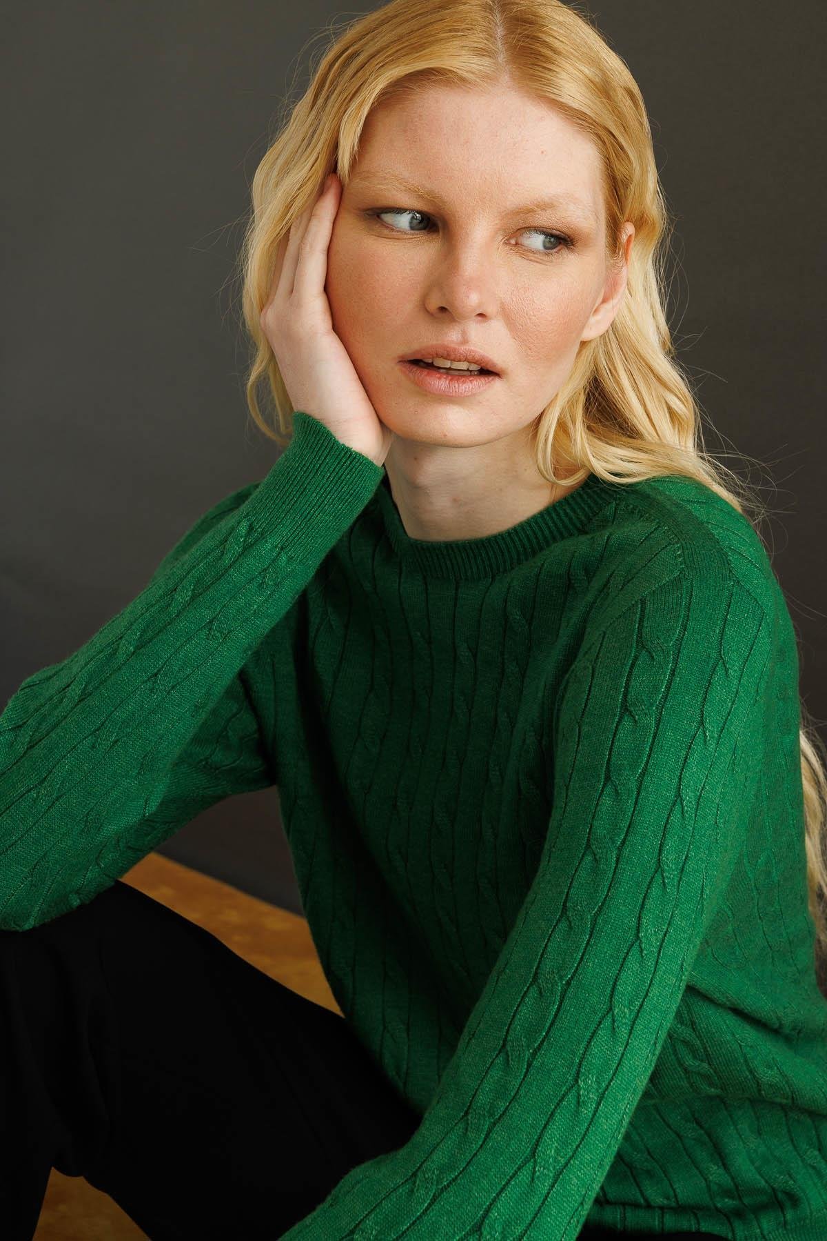 23329Kadın Sıfır Yaka Saç Örgülü Kazak K.Yosun