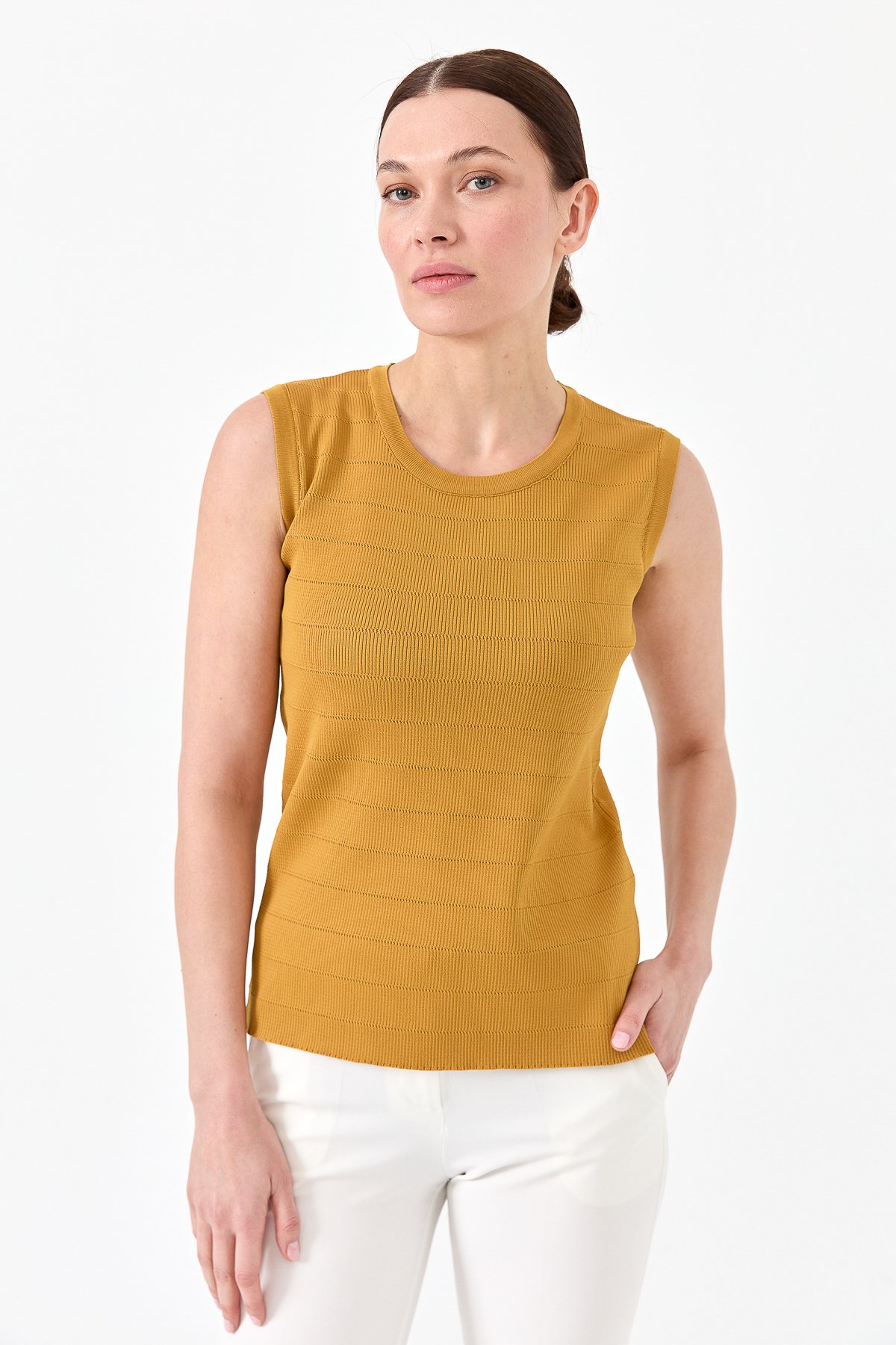 22358Kadın Sıfır Yaka Sıfır Kol Atlet Bluz Hardal