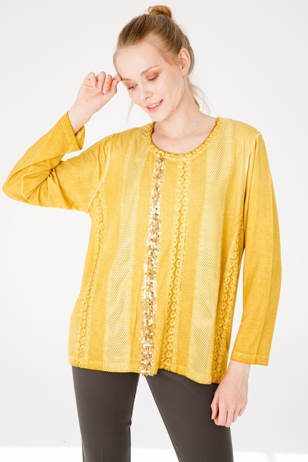 KADIN SIFIR YAKA UZUN KOL DERİ İŞLEMELİ PENYE BLUZ BAL