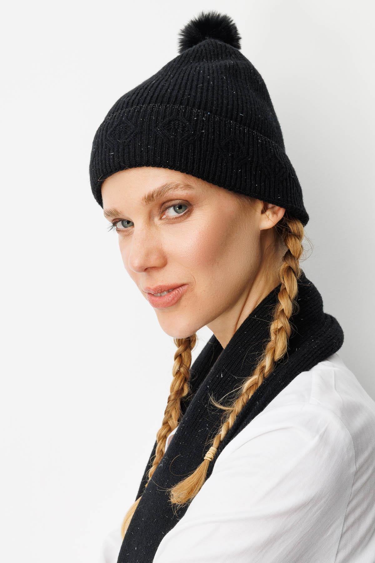 25072Kadın Simli Jakarlı Ponponlu Yün Şapka Siyah