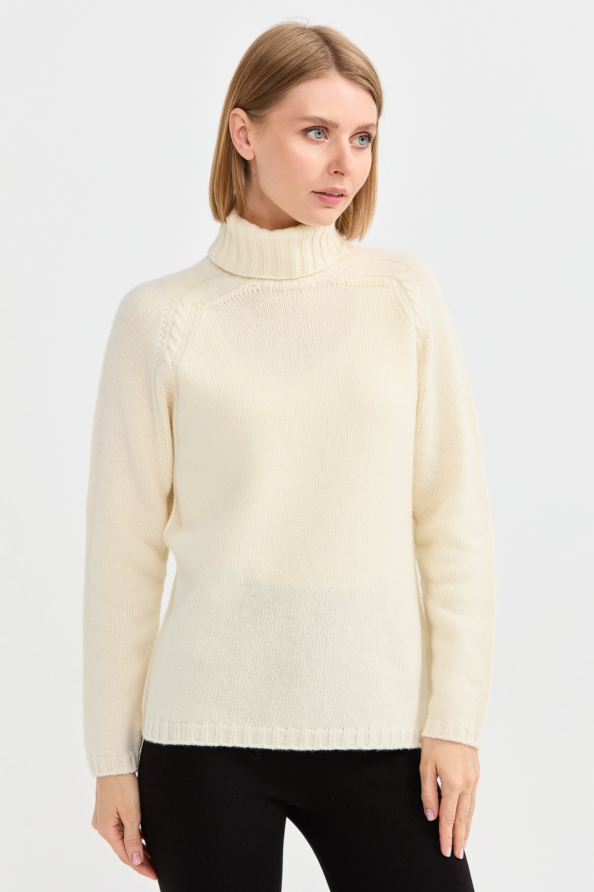 22097Kadın Tam Balıkçı Yaka Omzu Saç Örgülü Yün Kazak Kemik