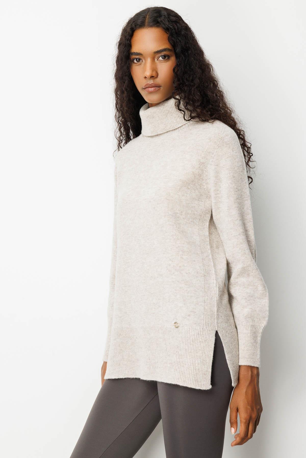 25215Kadın Tam Balıkçı Yaka Yanı Yırtmaçlı Yün Kazak V.Bej