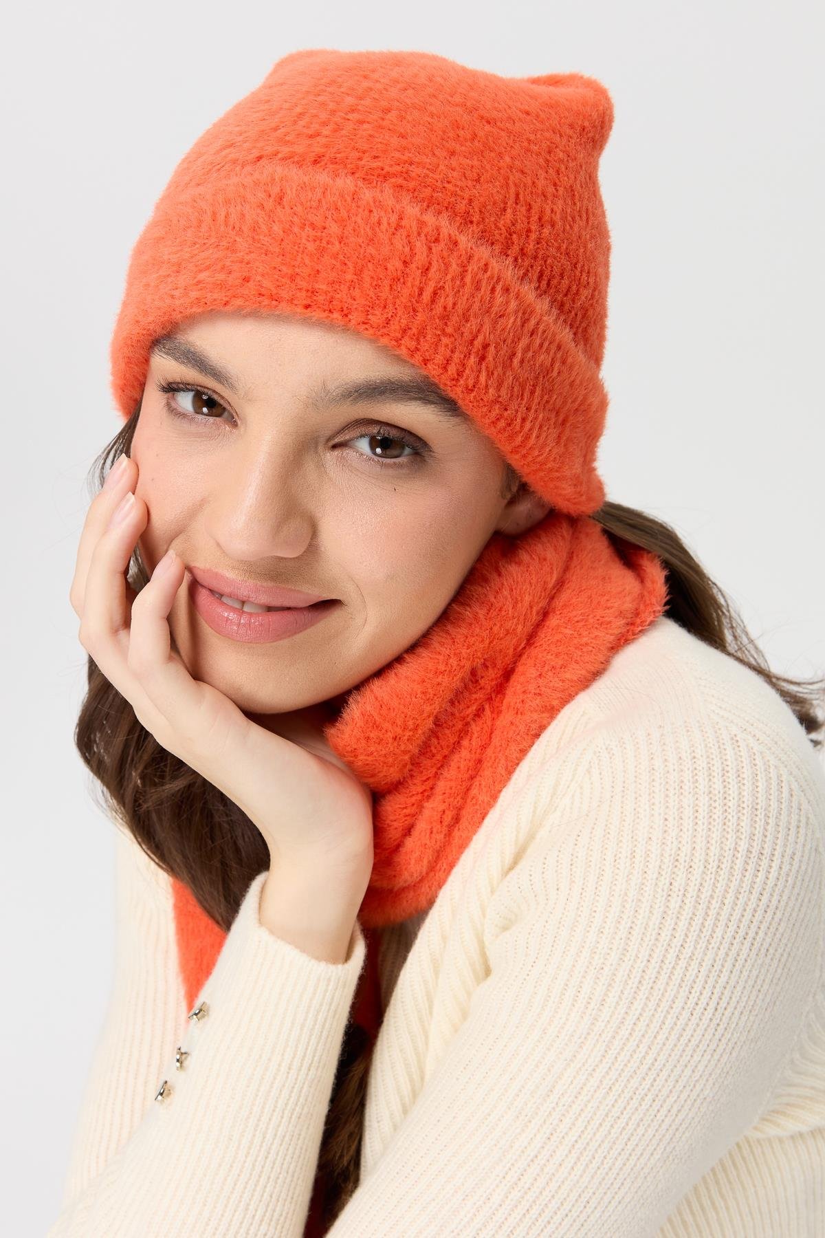 23280Kadın Triko Afrodit Bere Oranj