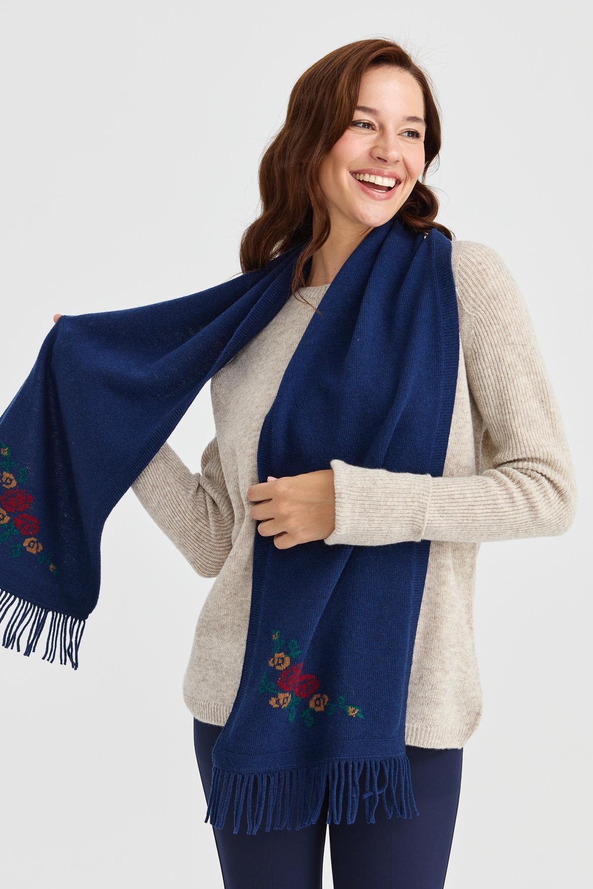23223Kadın Triko Kenarı Çiçekli Yün Kaşkol İndigo