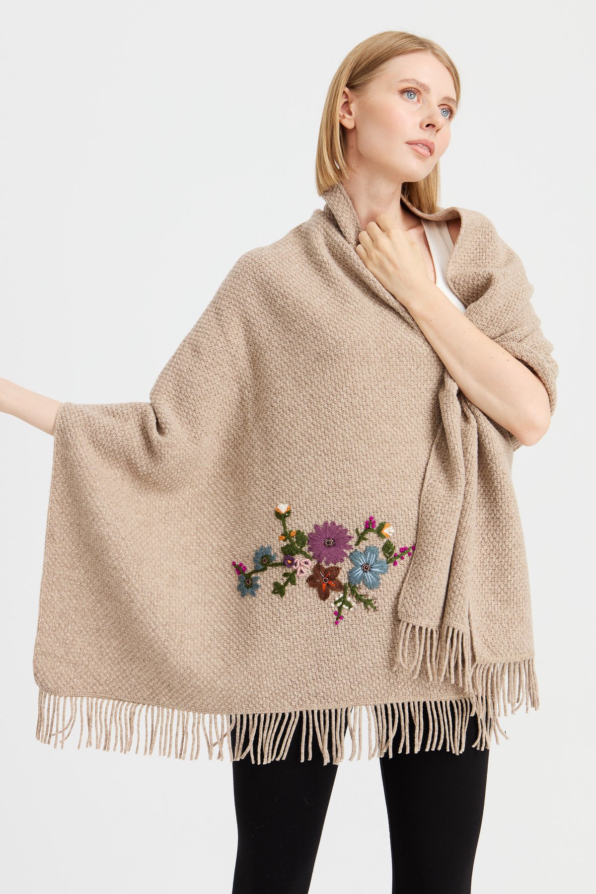 23030Kadın Triko Pirinç Örgü İşlemeli Yün Şal K.Bej