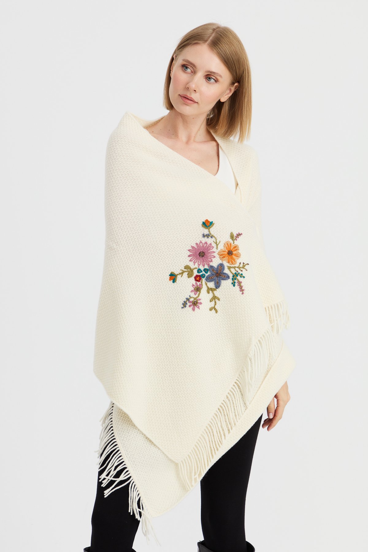 23030Kadın Triko Pirinç Örgü İşlemeli Yün Şal Kemik