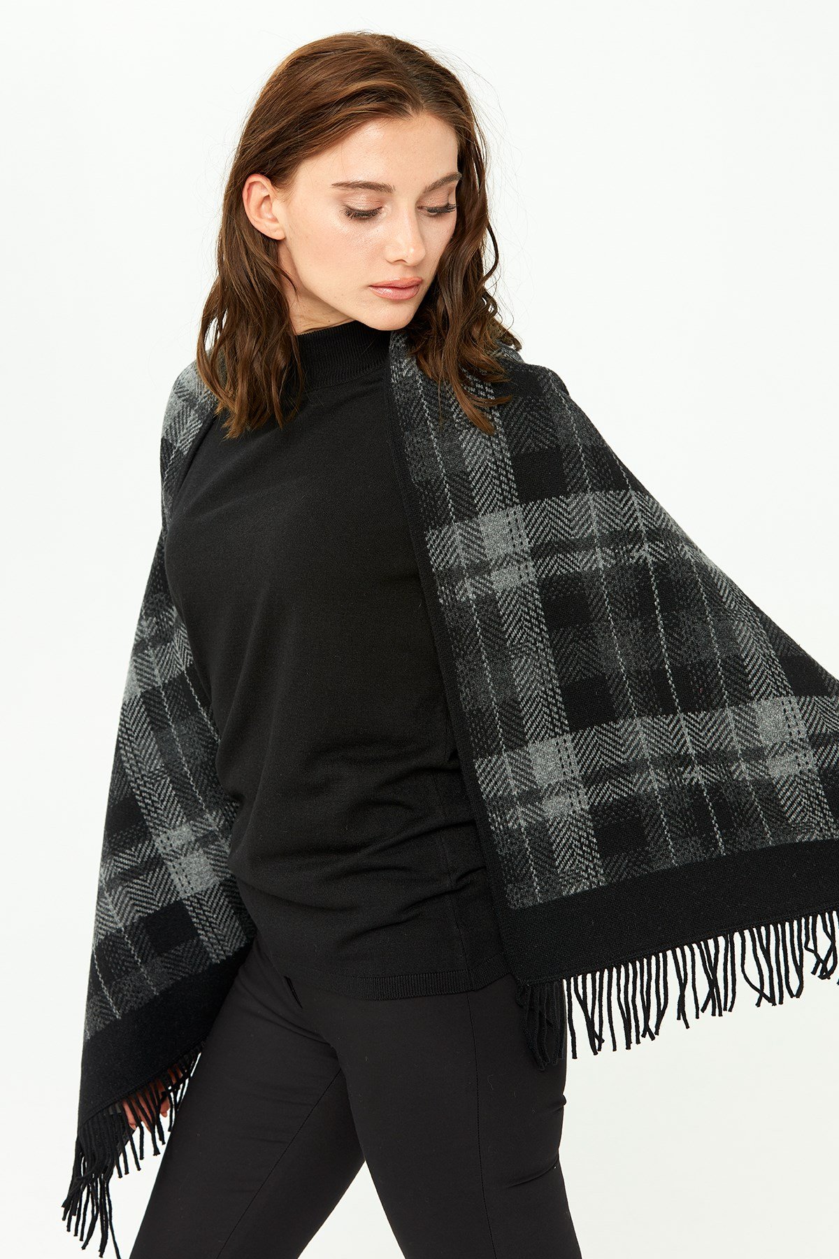 Шаль женская шерстяная черная