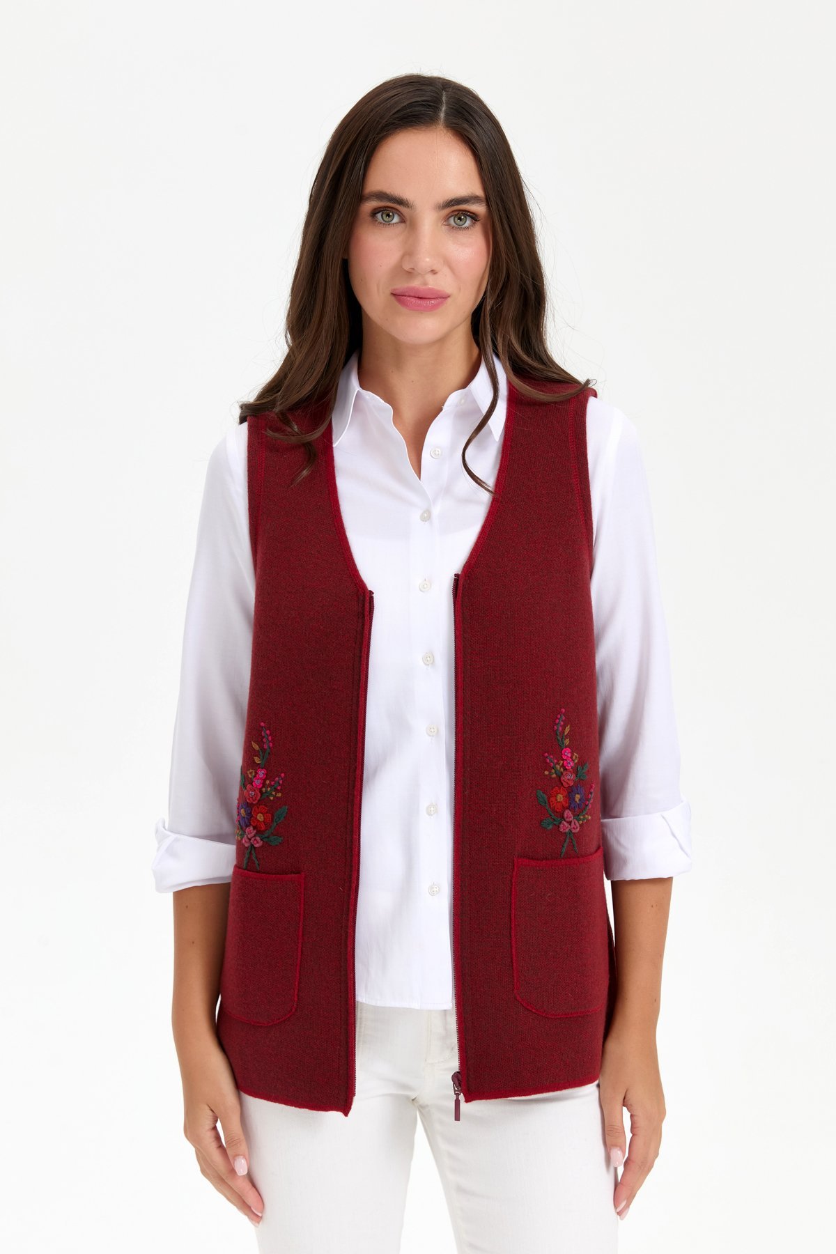 24001Kadın V Yaka Cep Üstü Nakış İşlemeli Yün Yelek V.Kırmızı