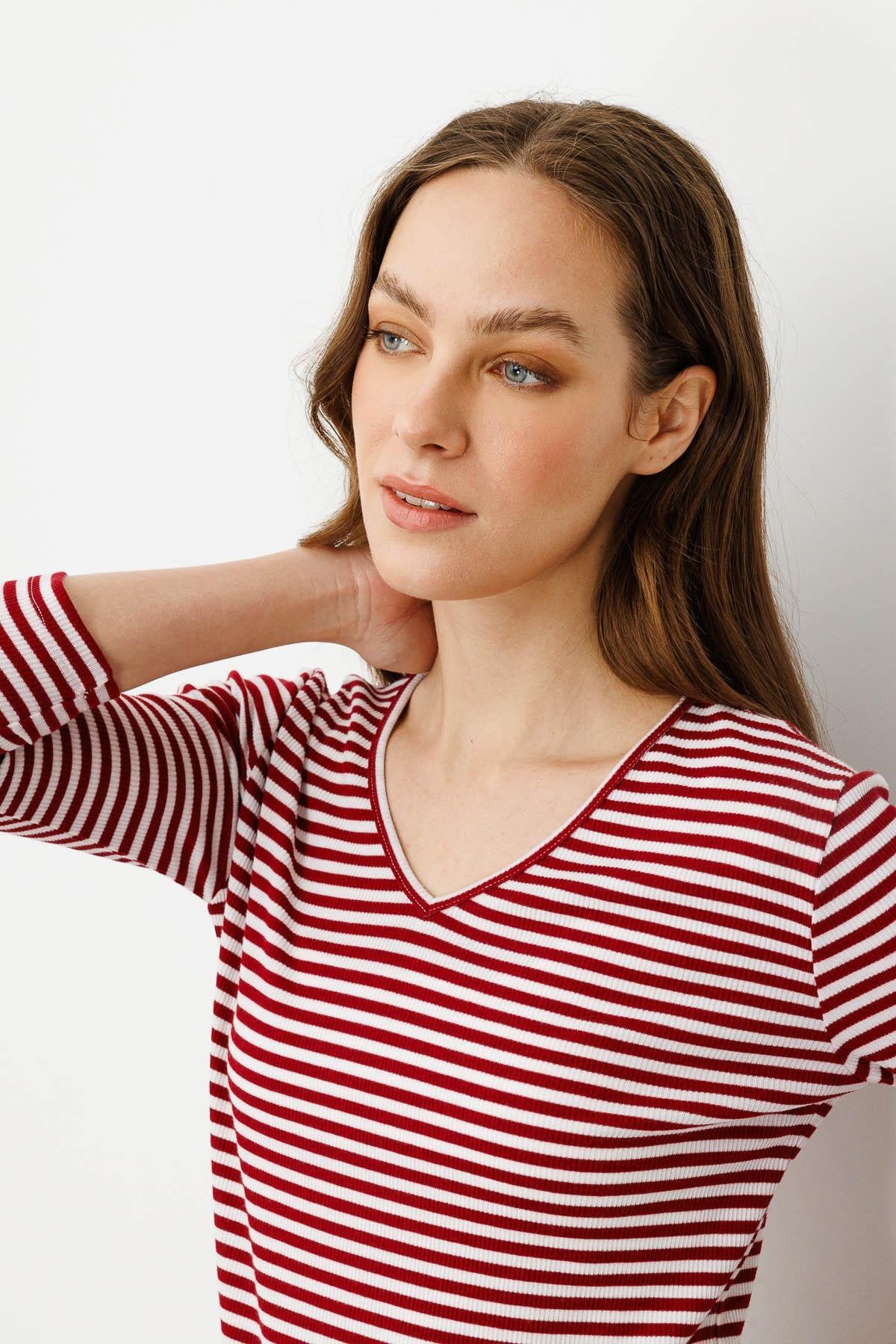 21879Kadın V Yaka Çizgili Triko Bluz Kırmızı