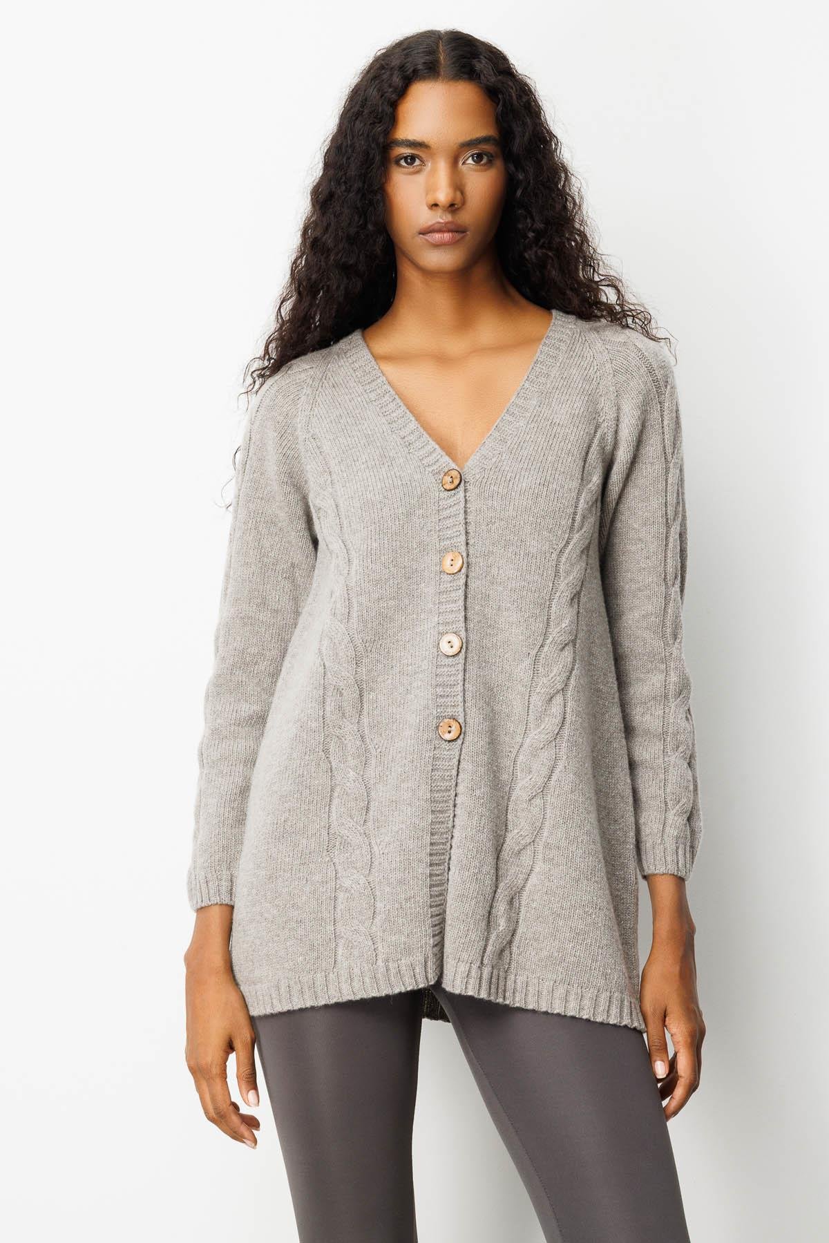 25178Kadın V Yaka Saç Örgülü Uzun Yün Hırka Vizon