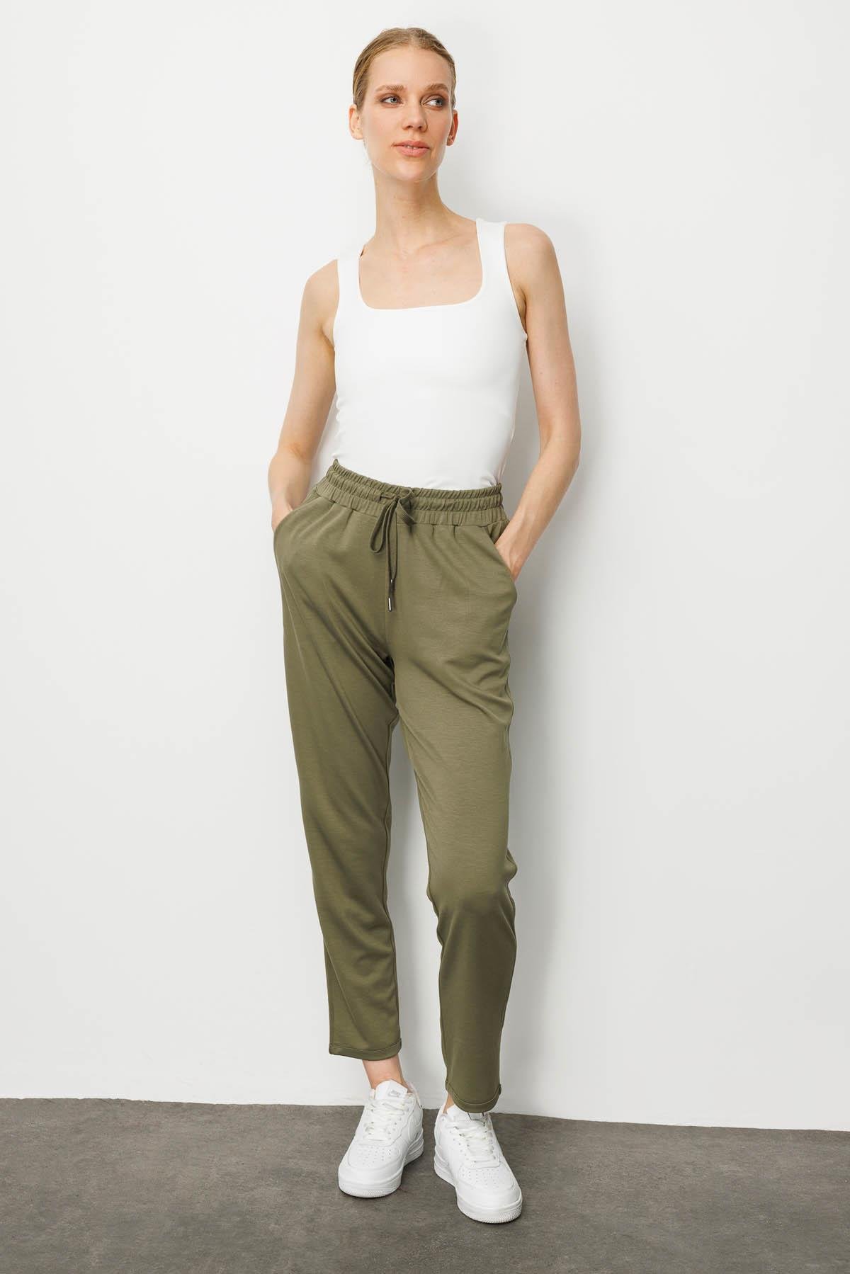 25426Kadın Yan Cepli Eşofman Altı Haki