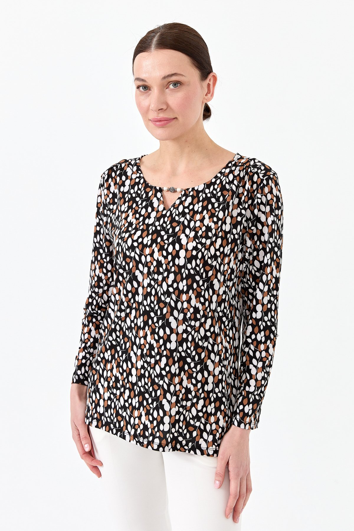23467Kadın Yaprak Desenli Penye Bluz Siyah