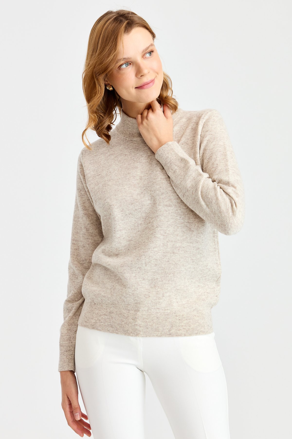 21040Женская классическая блузка с полуводолазкой