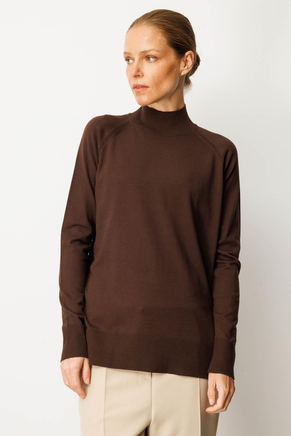 22305Kadın Yarım Balıkçı Yaka Kolları Yırtmaçlı Basic Kazak Kahve