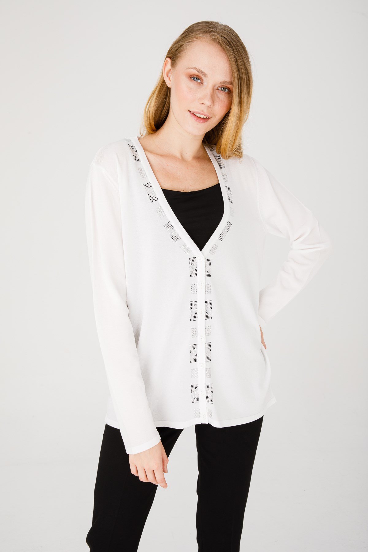 Женский трикотаж Джемпер кремовый