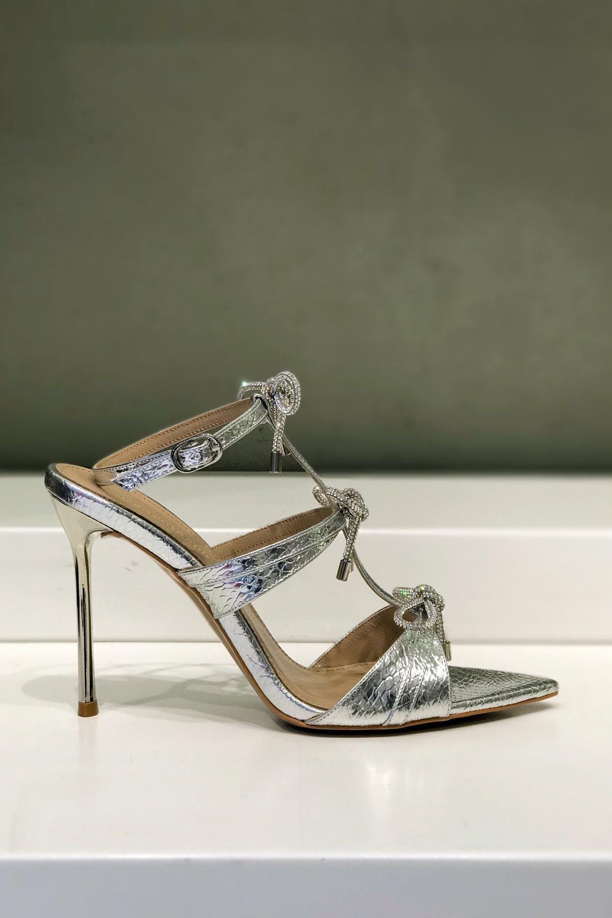 Bow Kristal Taşlı Topuklu Ayakkabı Gümüş