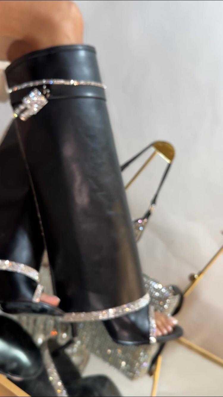Fefe Kristal Taşlı Çizme Siyah