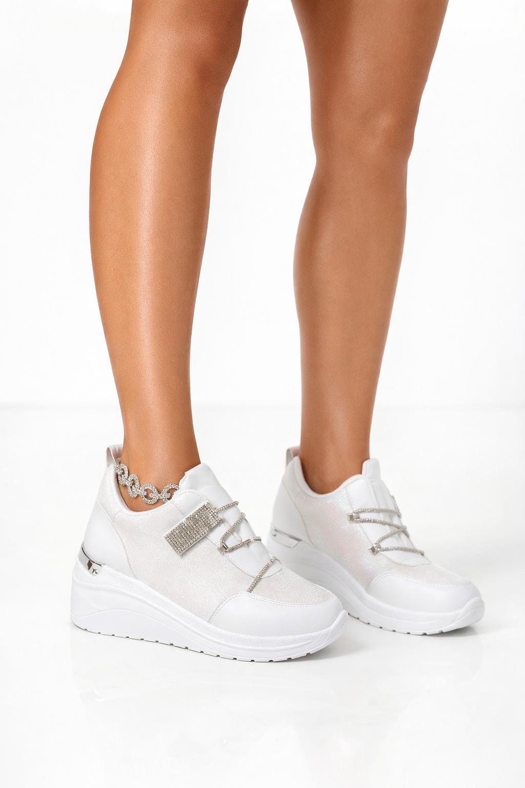 Forma Kristal Taşlı Gizli Topuklu Spor Ayakkabı Beyaz