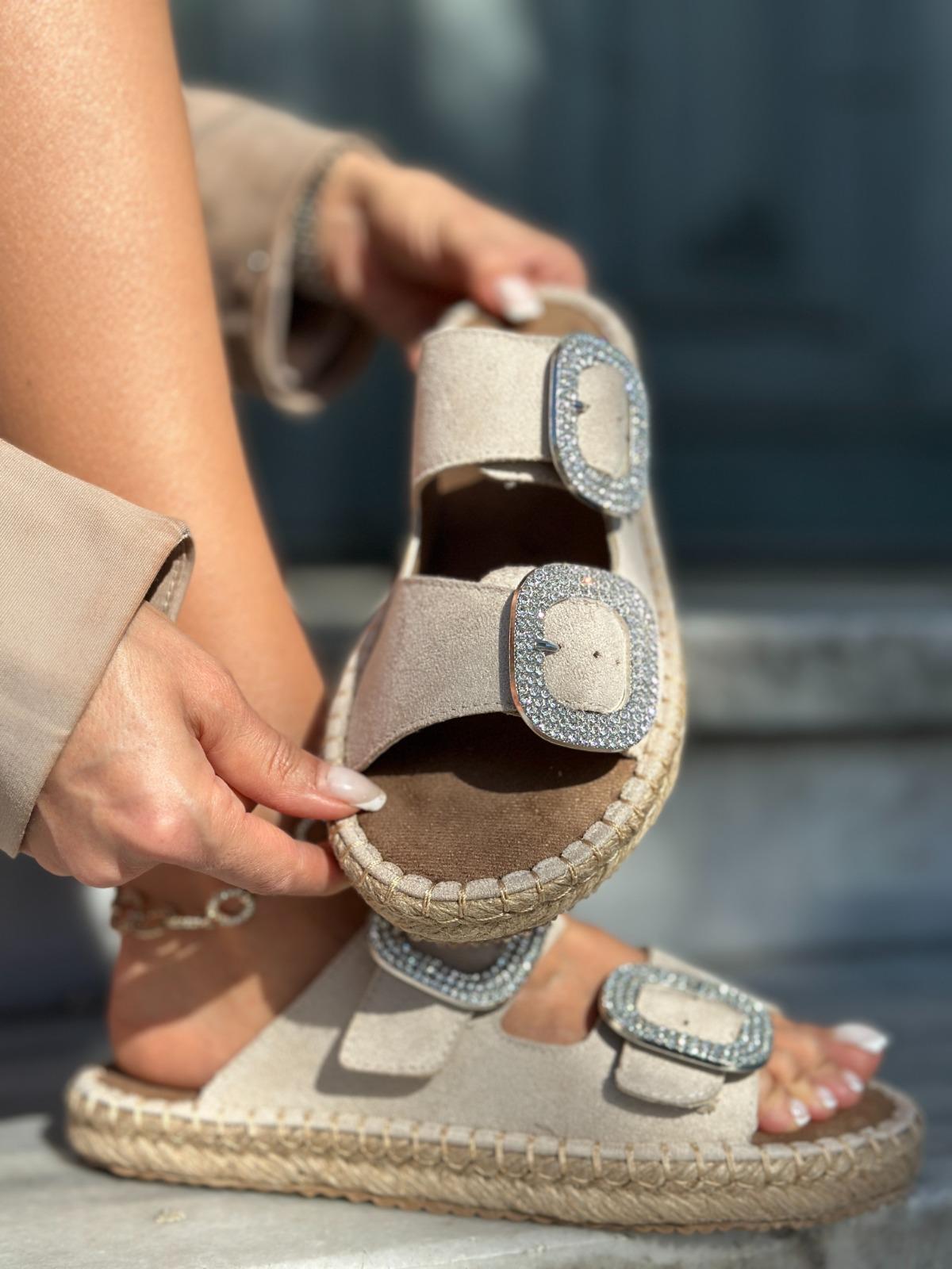 Sugua Kristal Taşlı Hasır Taban Terlik Bej