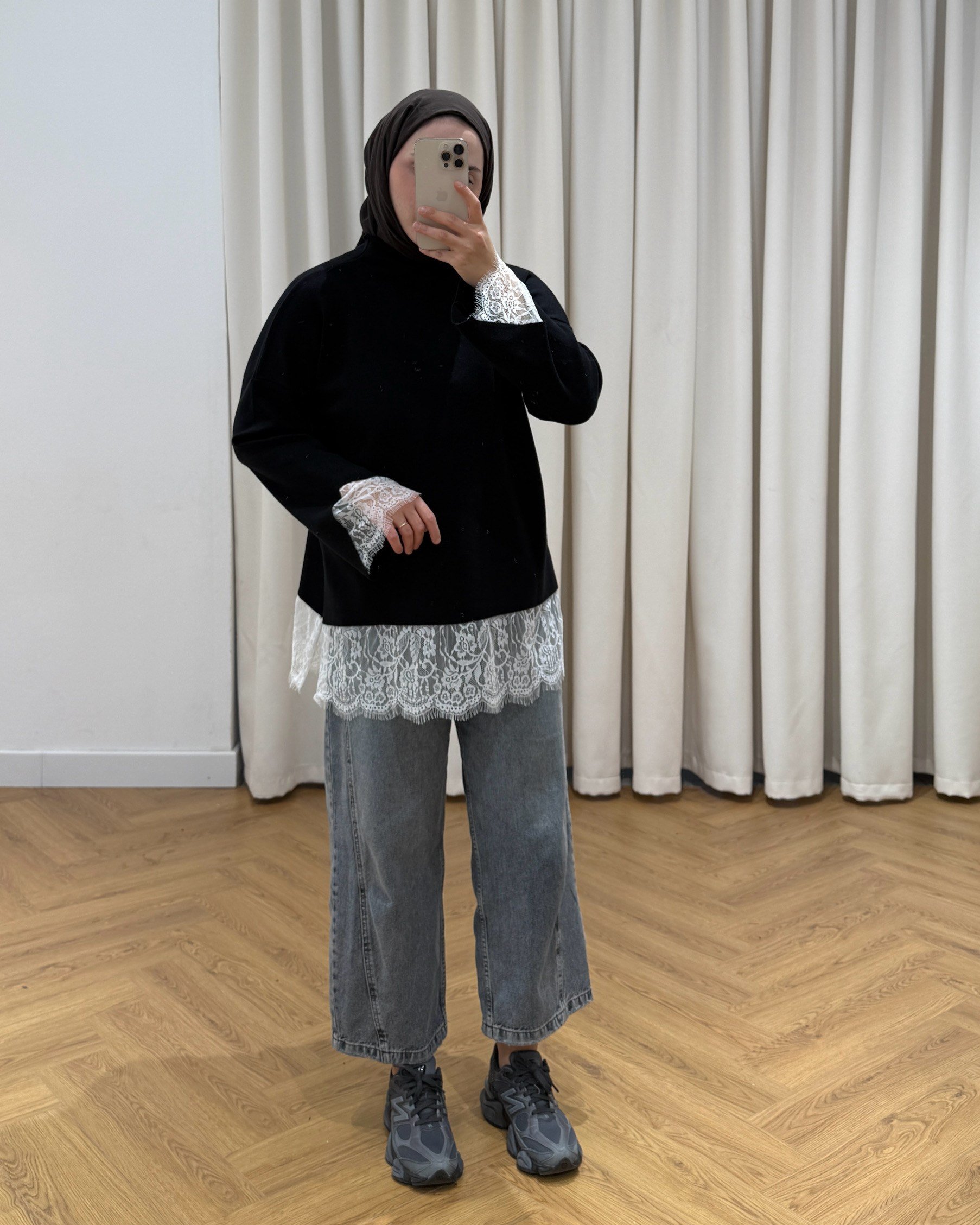 Olive Dantel Detaylı Siyah Örme Triko