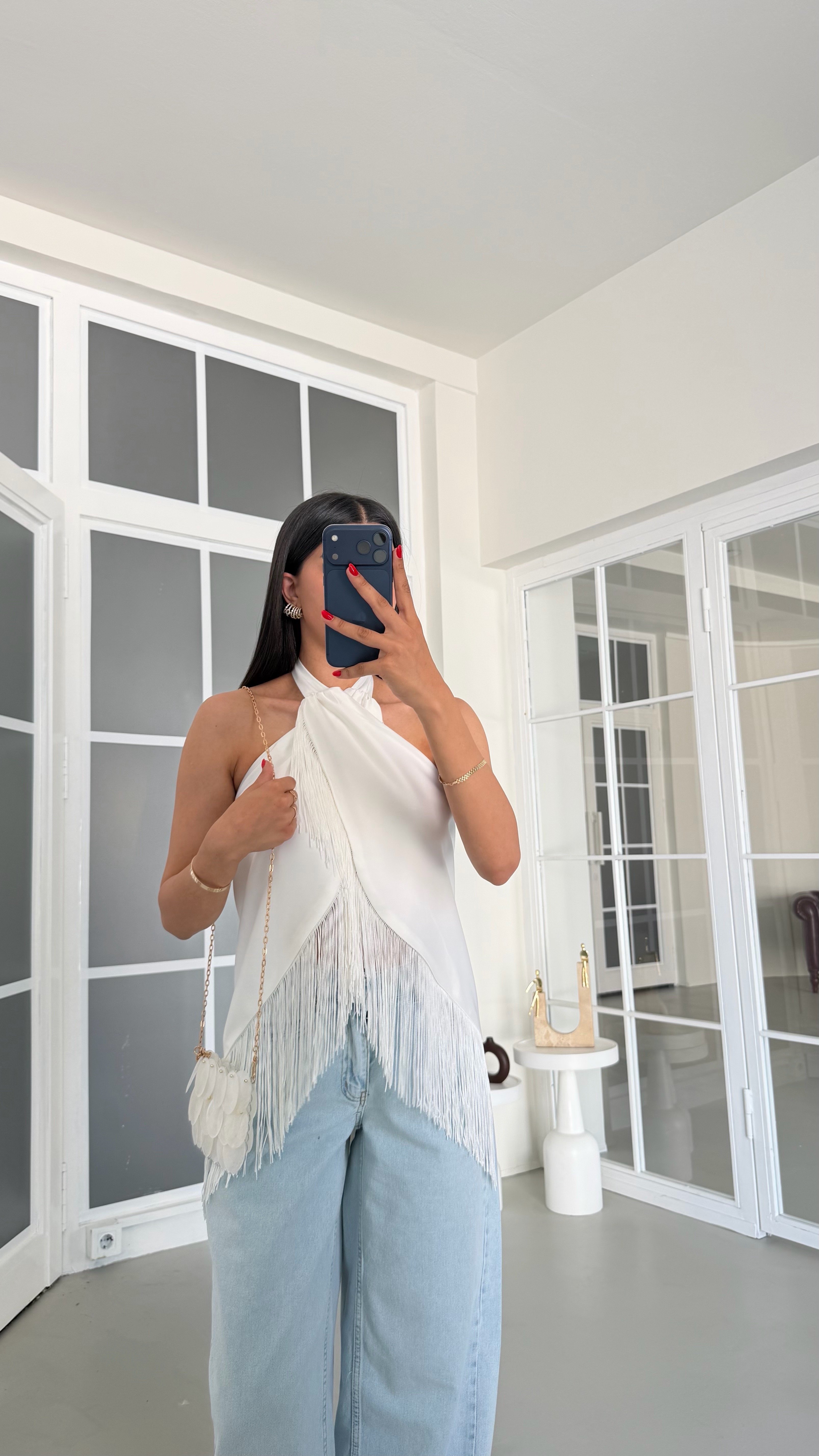 Beyaz Boyundan Bağlamalı Püsküllü Saten Bluz GAUS-01818GAUSBlouseGAUS-01818