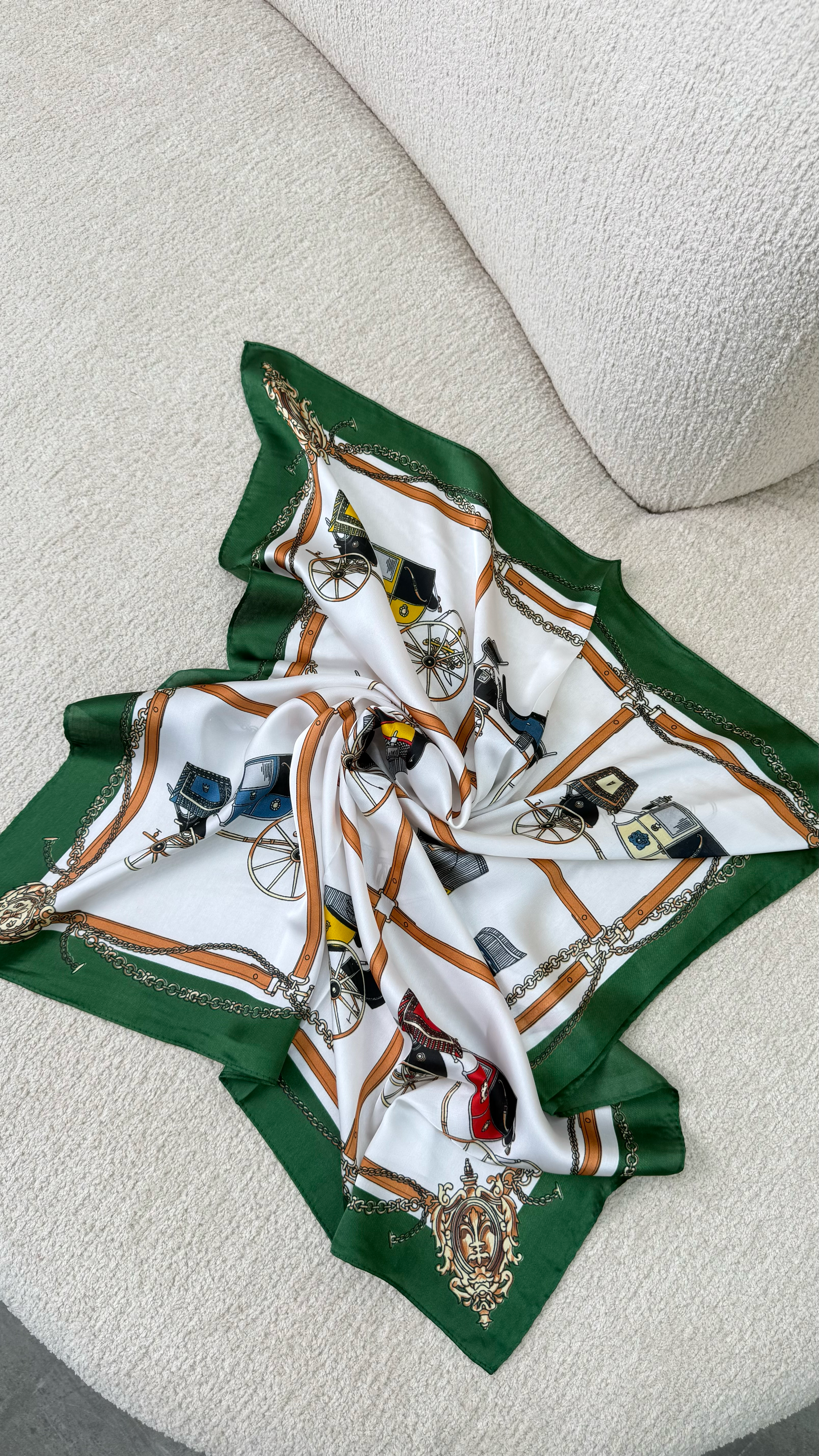 Yeşil At Arabası Desenli Fular GAUS-00337GAUSŞal & FularGAUS-00337