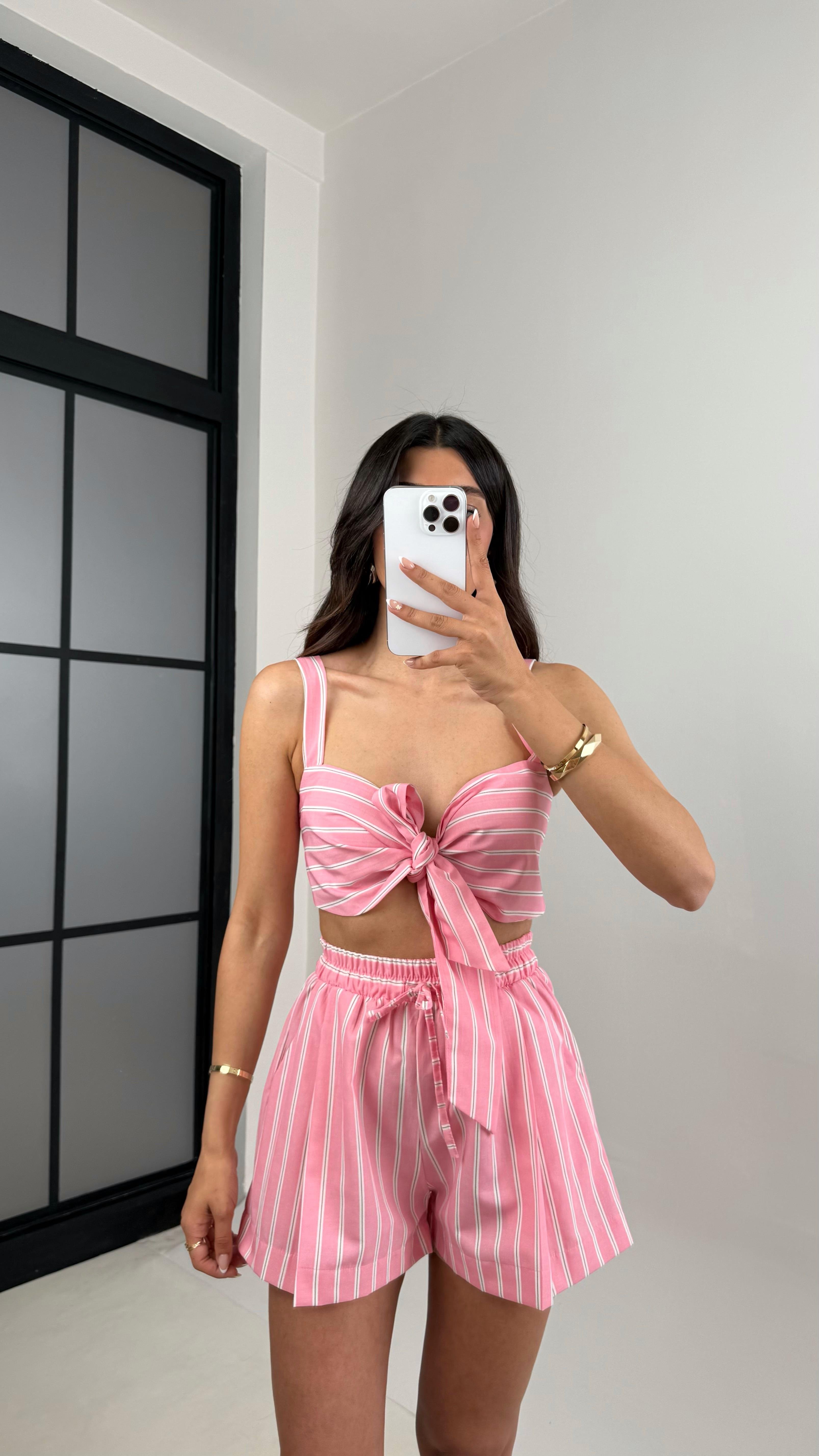 Pembe Çizgili Fiyonk Bağlamalı Crop Beli Lastikli Şort Takım Gaus00527GausTAKIMGU1002237